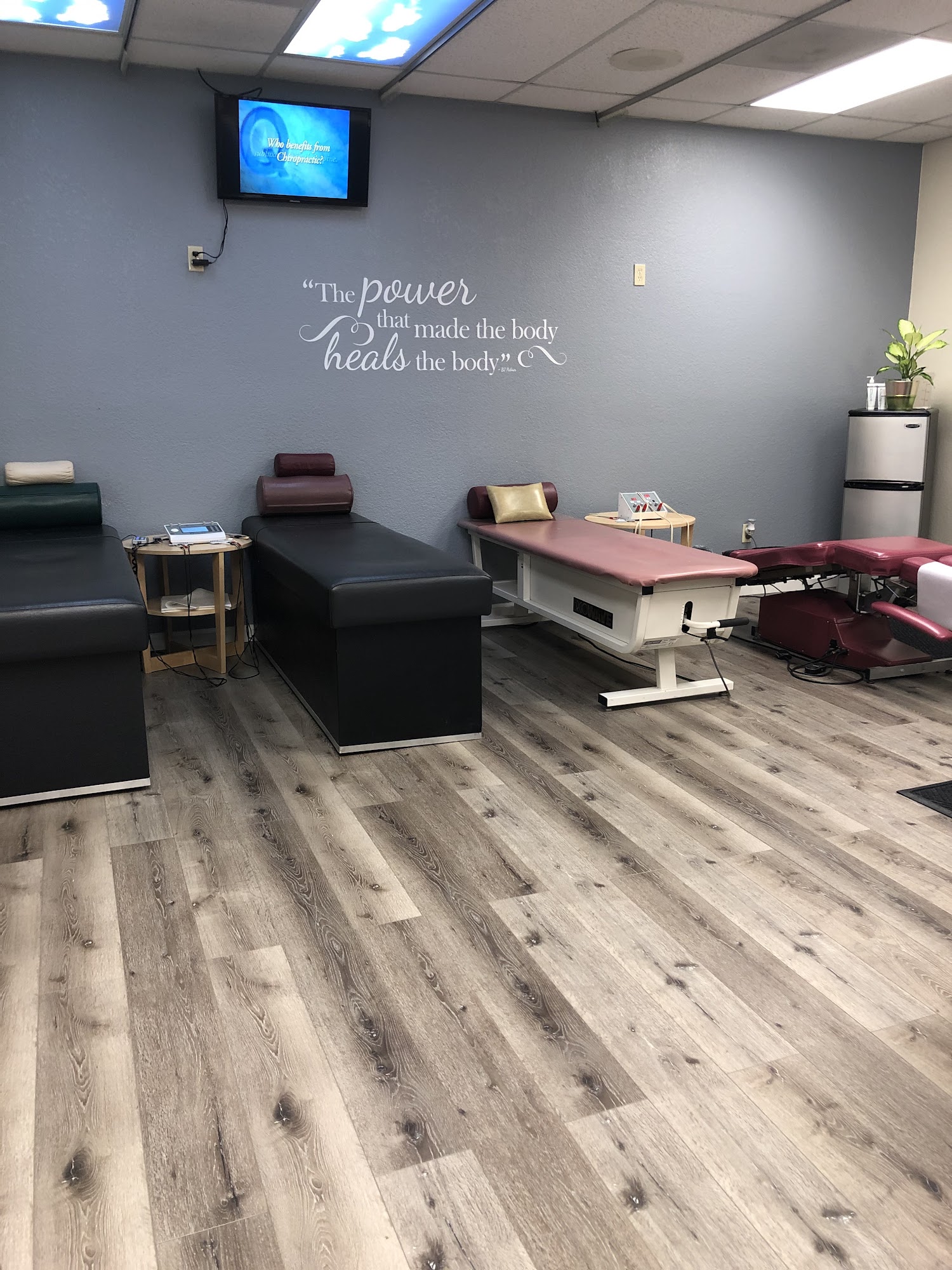 Sacramento Spinal Specialists: Chiropractic, X-Rays, Massage 3000 Arden Wy #1a, Sacramento California 95825