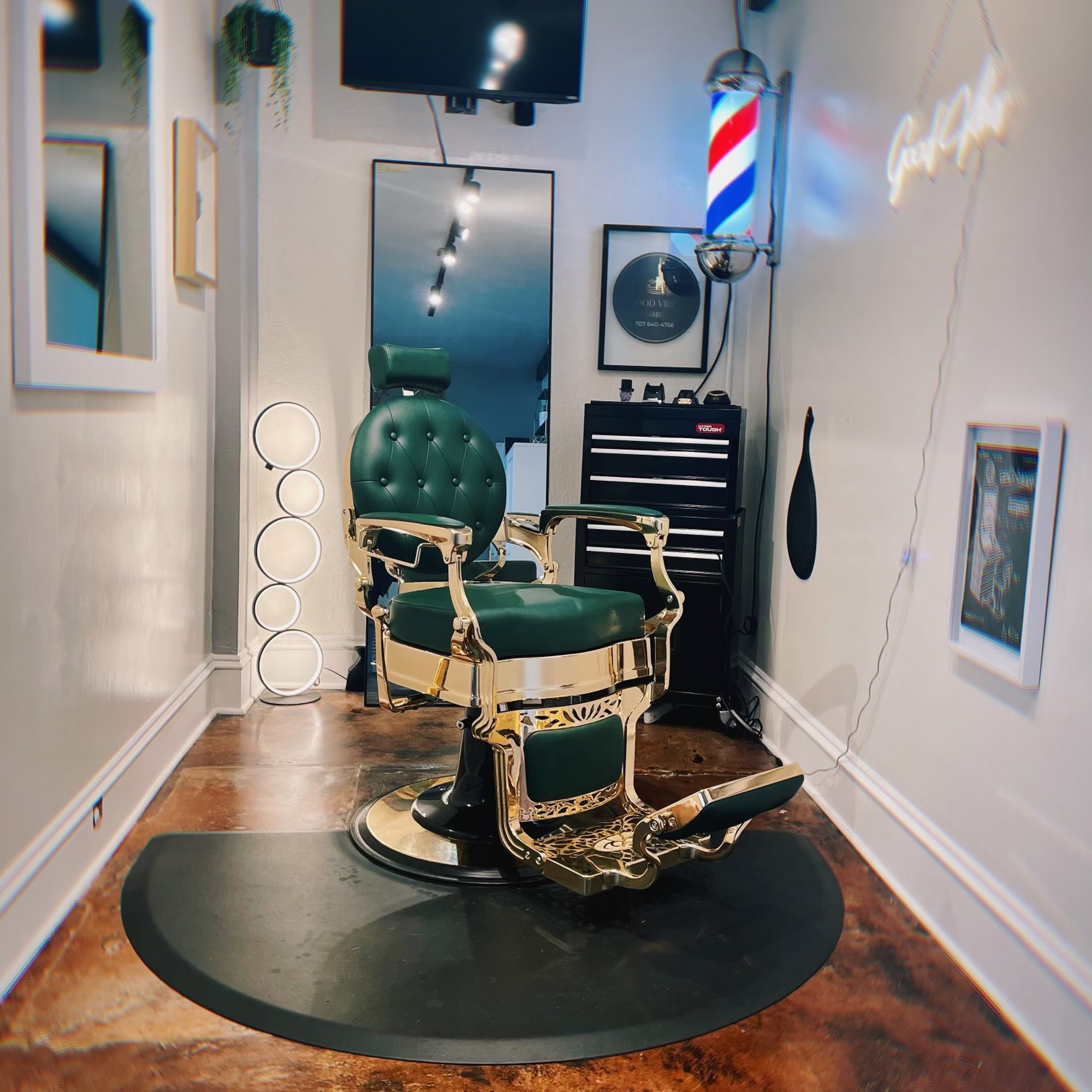 Good Vibes Barber Studio 2220 J St Suite 5, Sacramento California 95816