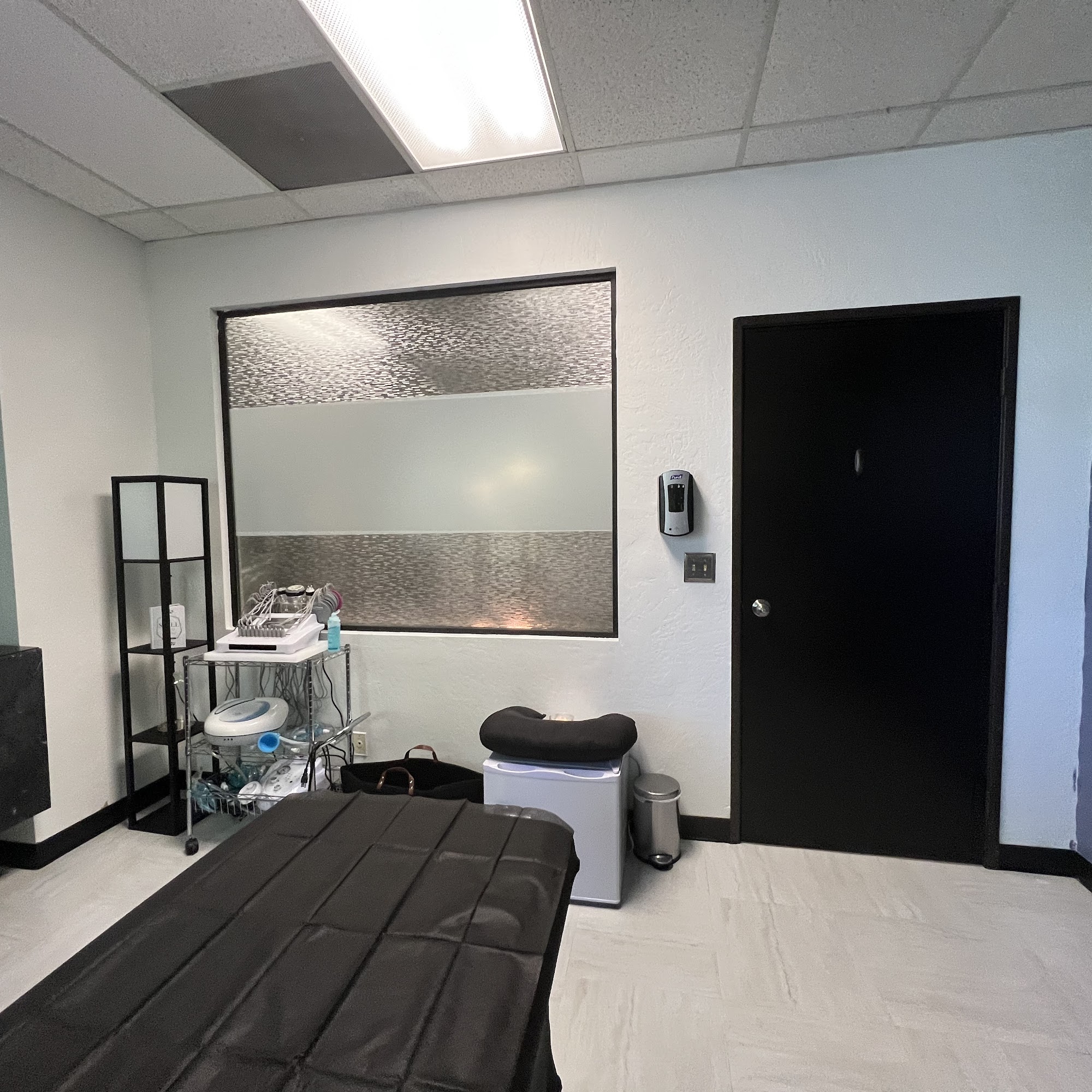 Holistic Wellness & Curves