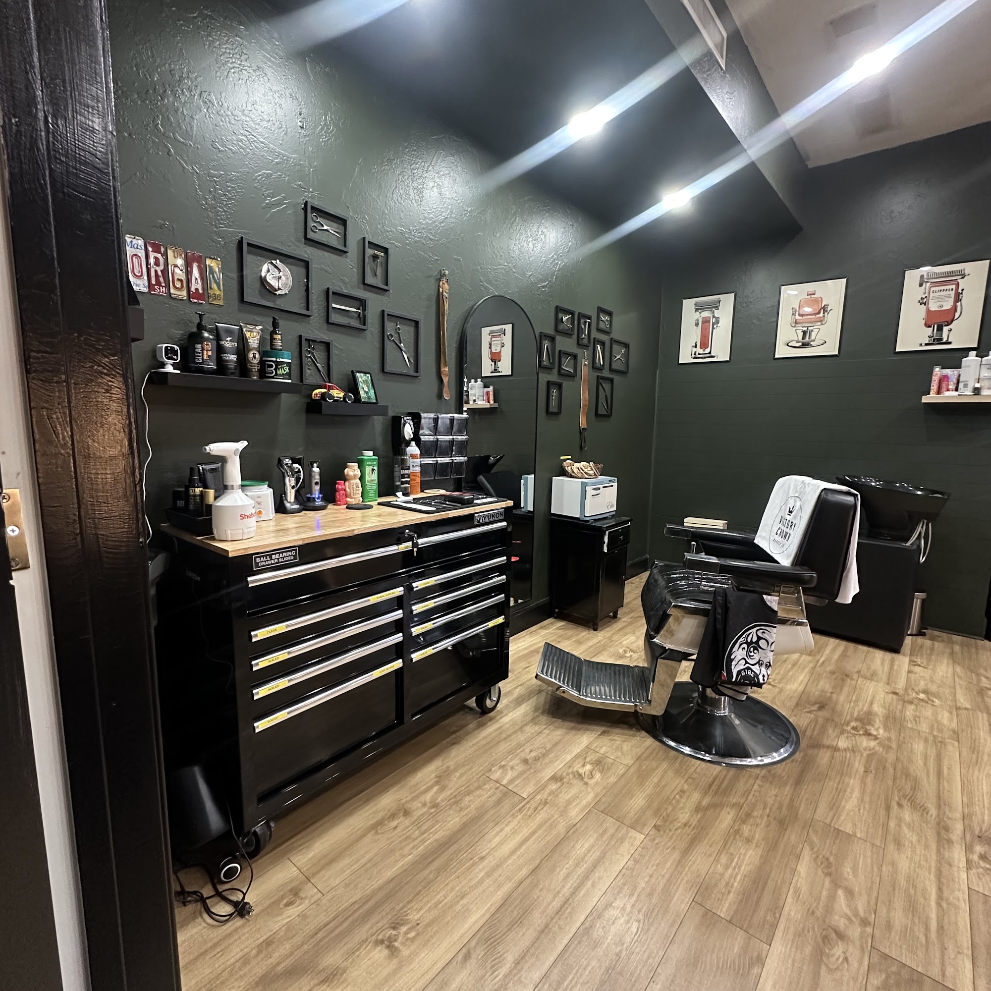 Tapered Barbershop Midtown 2220 J St, Sacramento California 95816
