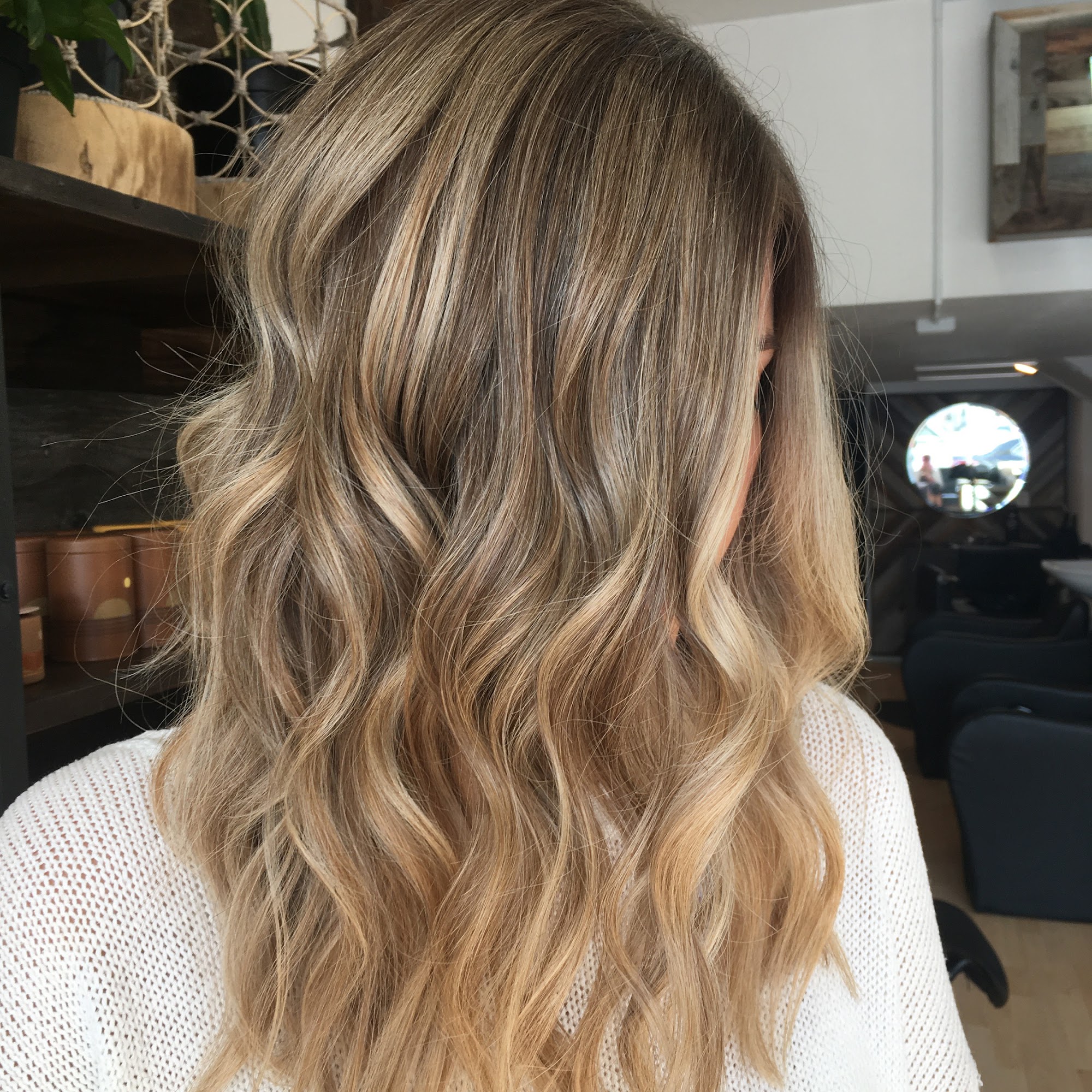 Kendal Jenni Hair 2847 35th St, Sacramento California 95817