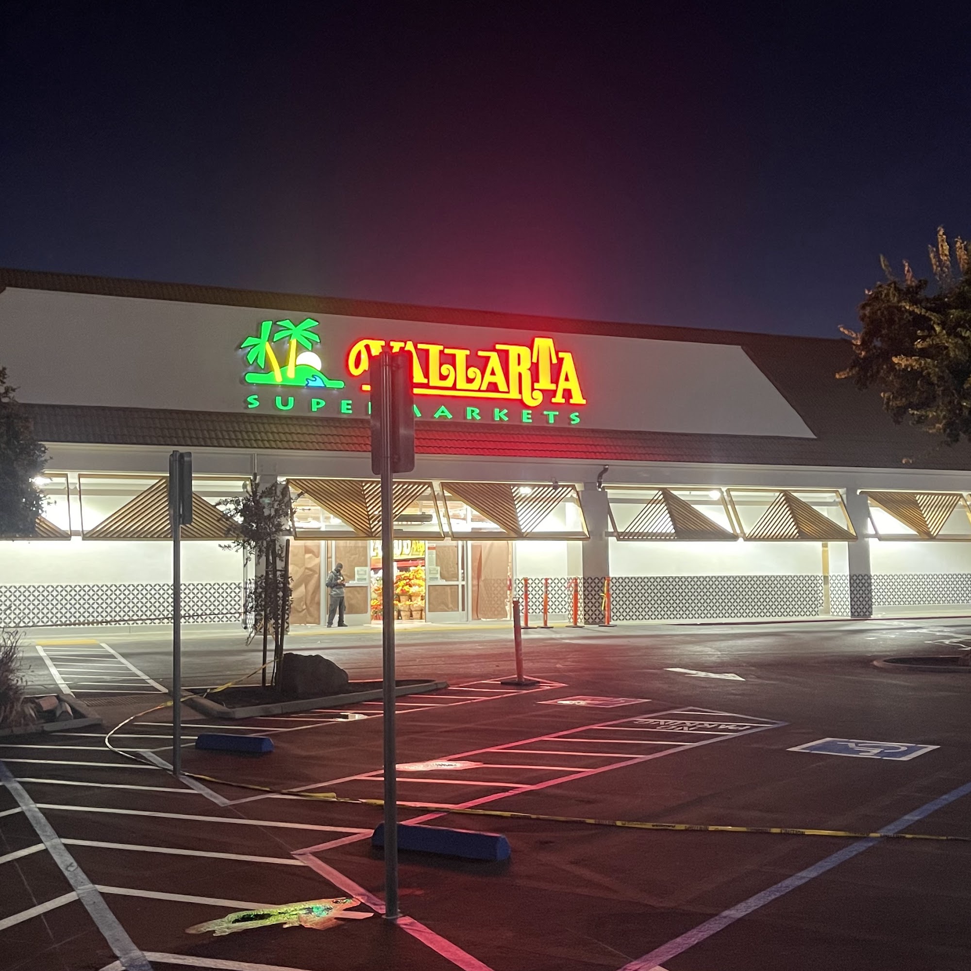 Vallarta Supermarkets Salinas