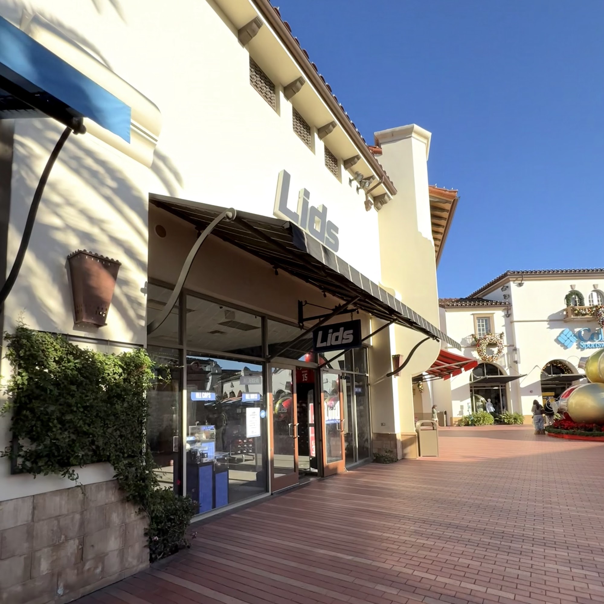 Lids Outlets at San Clemente San Clemente