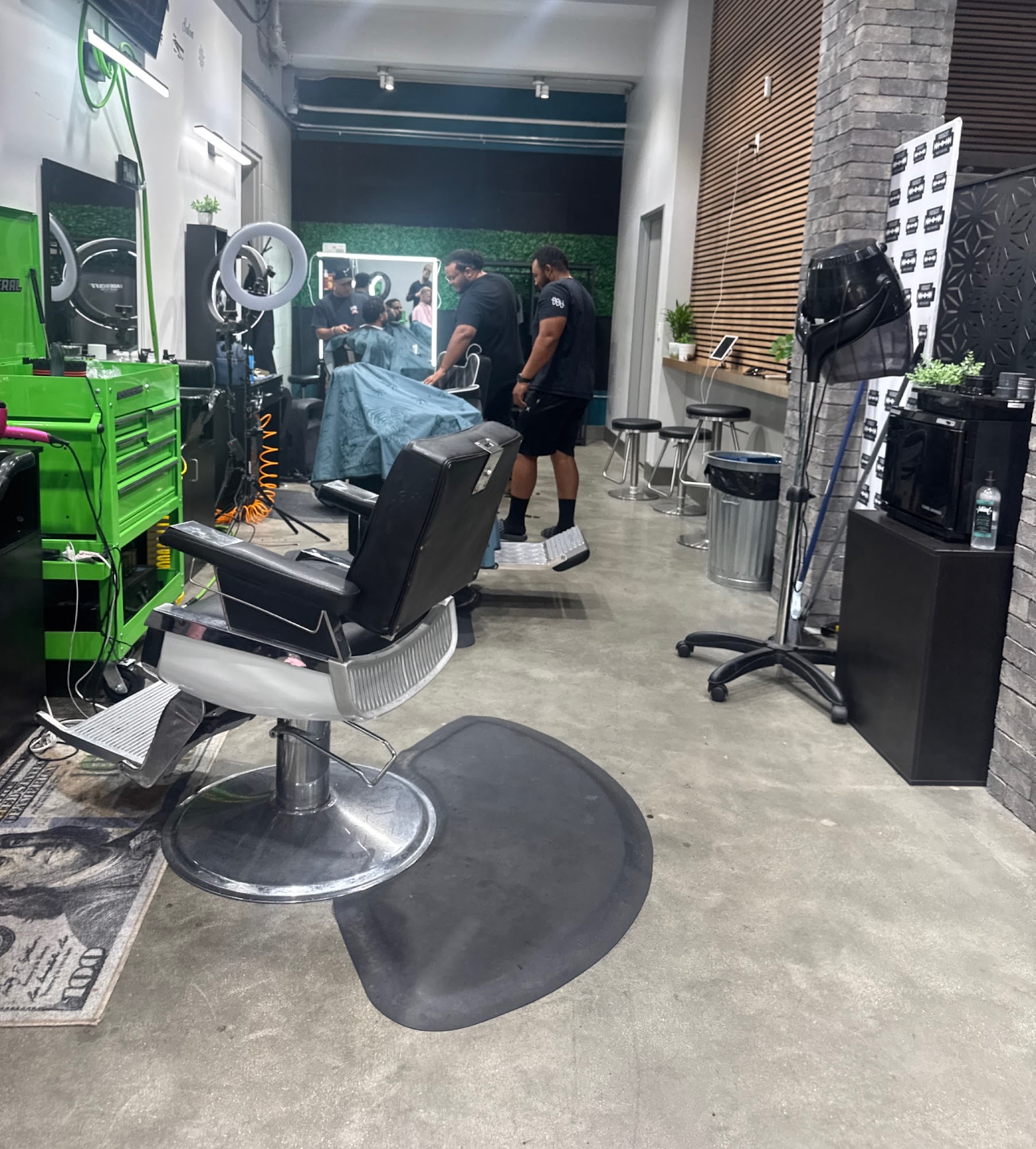 Fade&Cut 8725 Ariva Way, San Diego California 92123