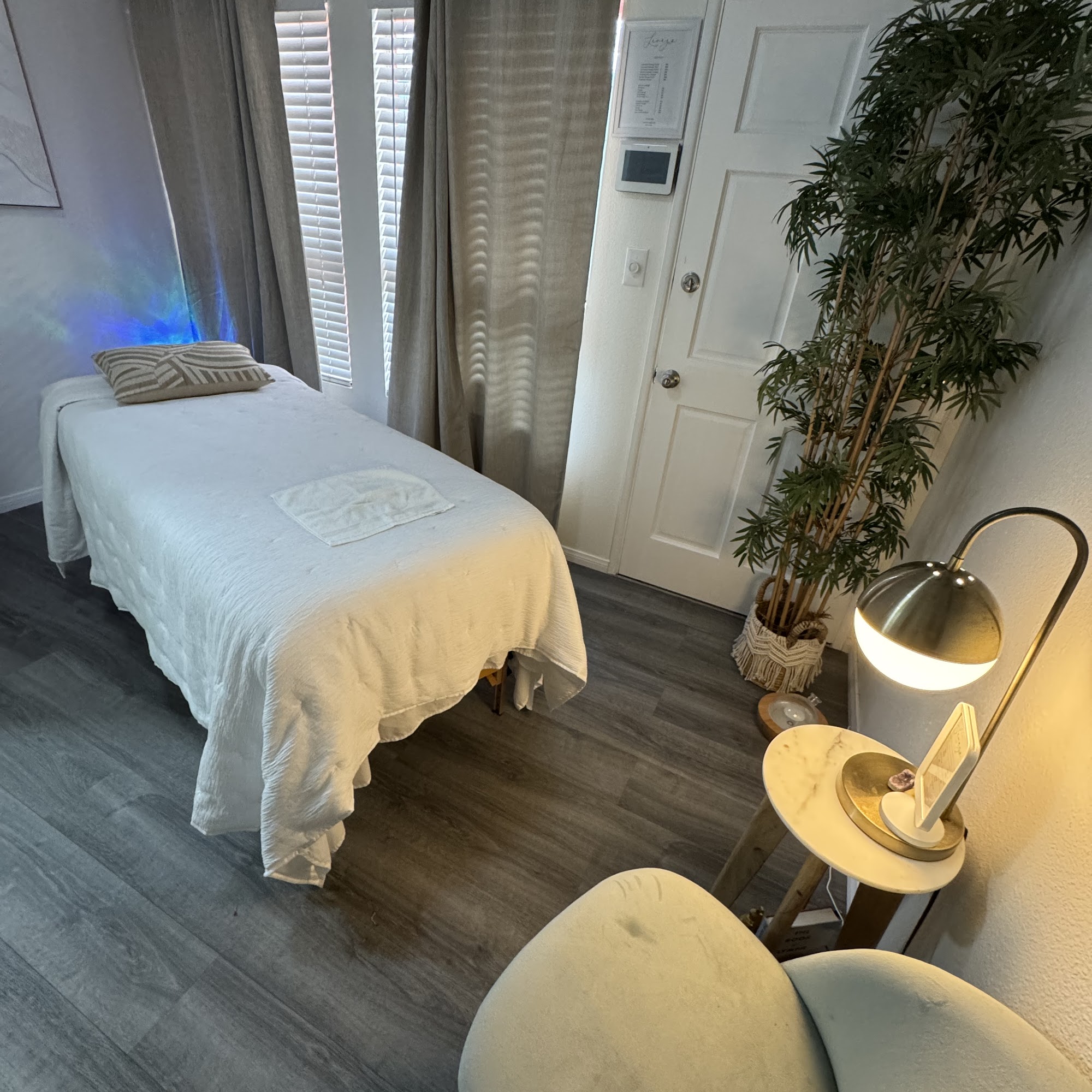 Leveza Spa 975 Hornblend St suite B, San Diego California 92109
