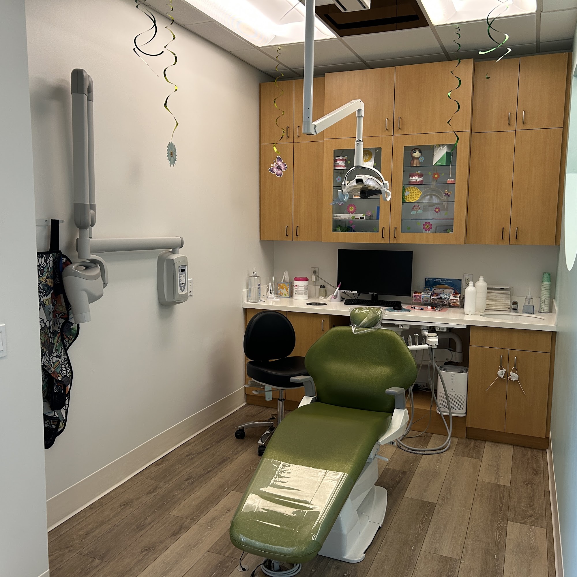 Kidz Place Dentistry 4765 Carmel Mountain Rd #210, San Diego, CA 92130
