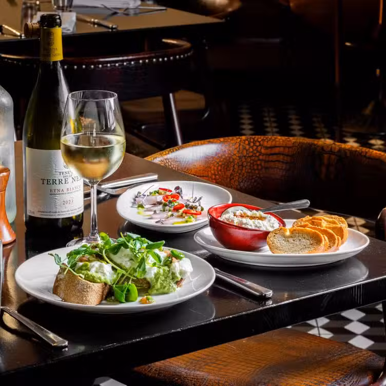 Photo credit: opentable