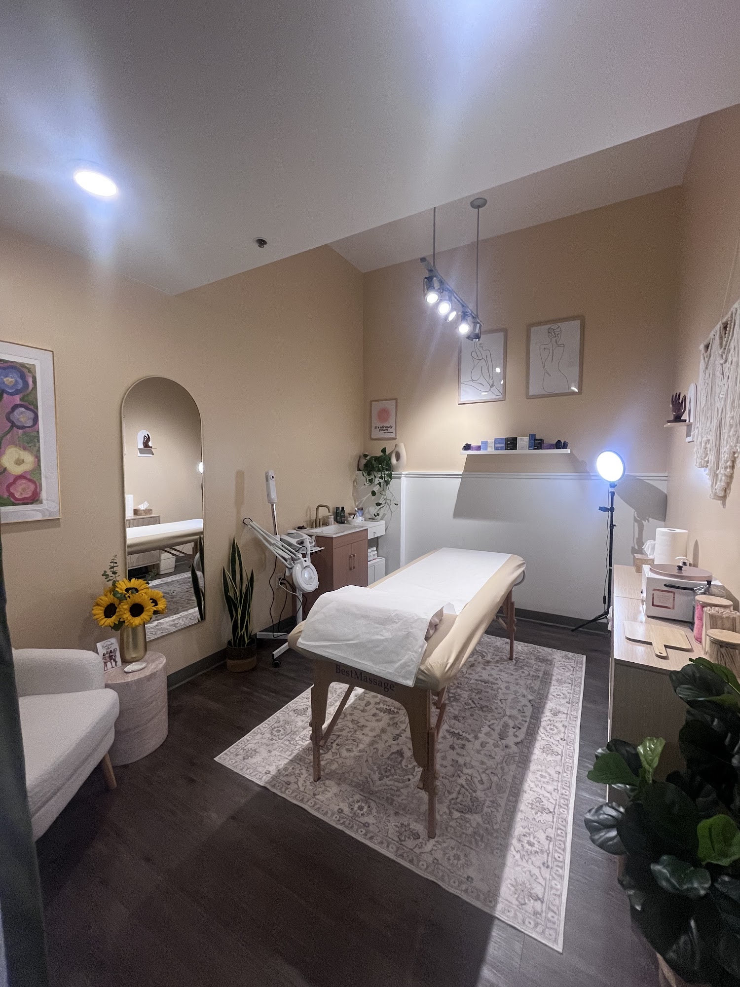 Aura Beauty 1538 Pacific Ave #107, San Francisco California 94109