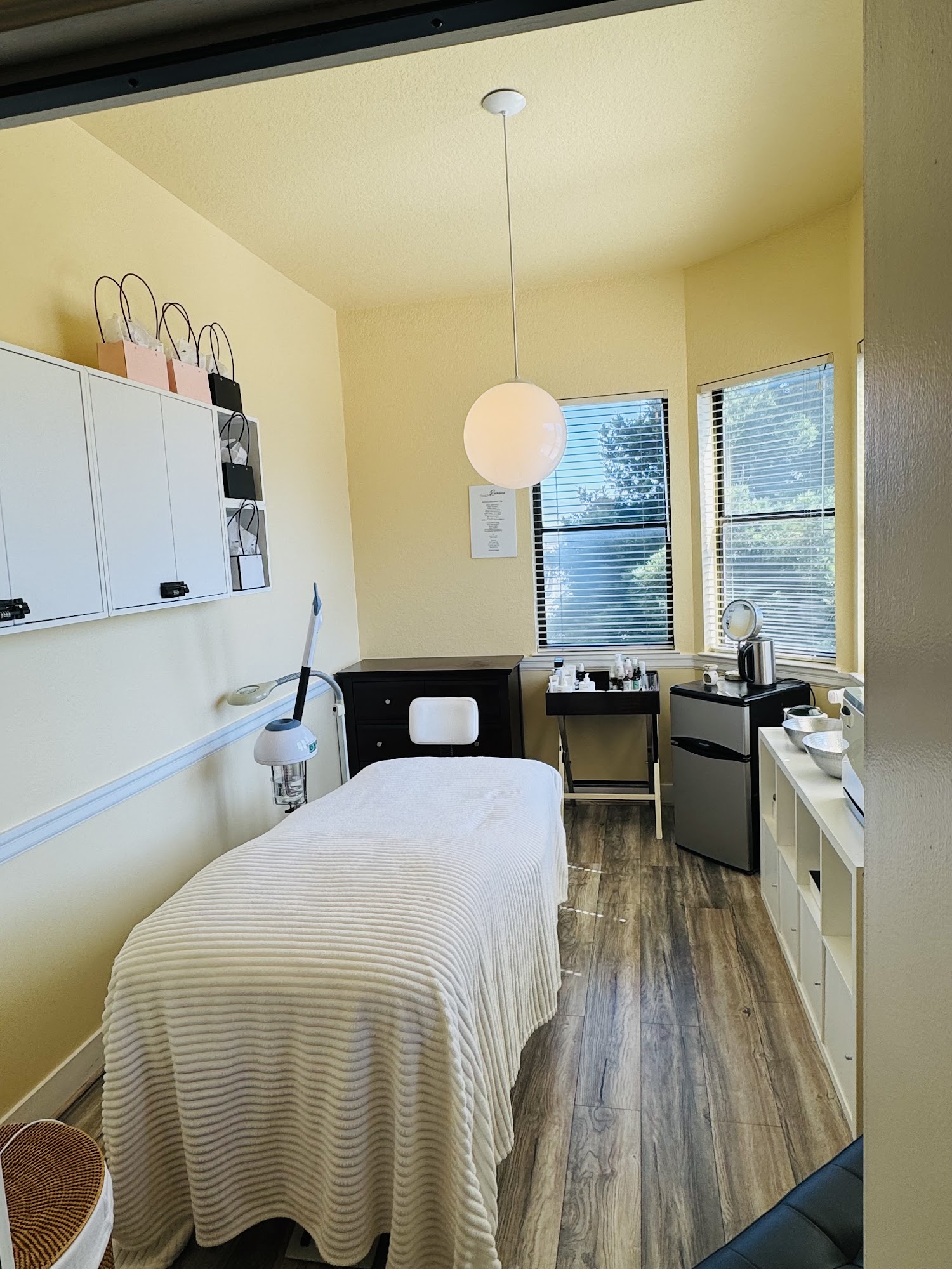 Esthetics by Roxanne 1728 Union St #211, San Francisco California 94123