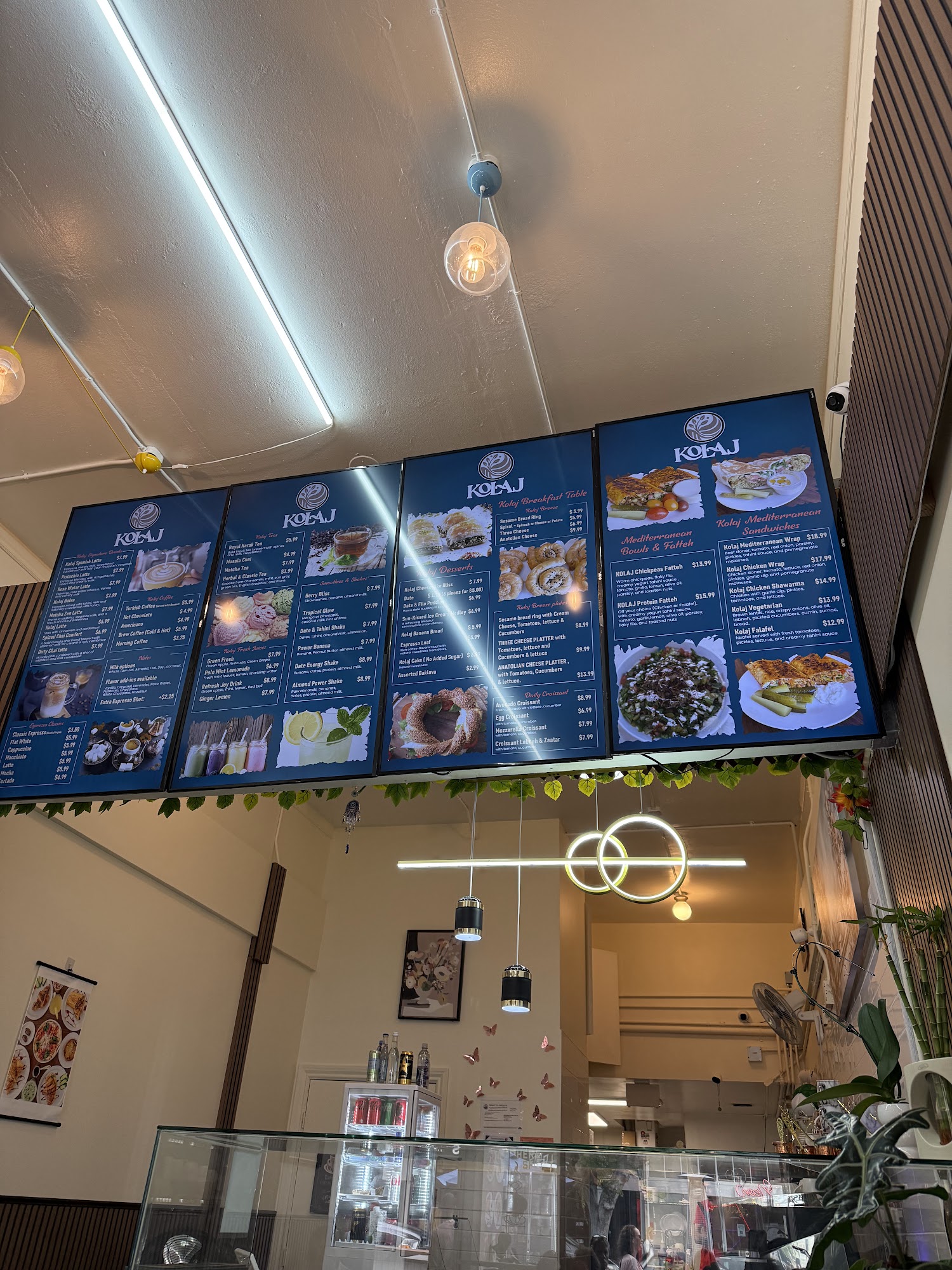 Kolaj Menu