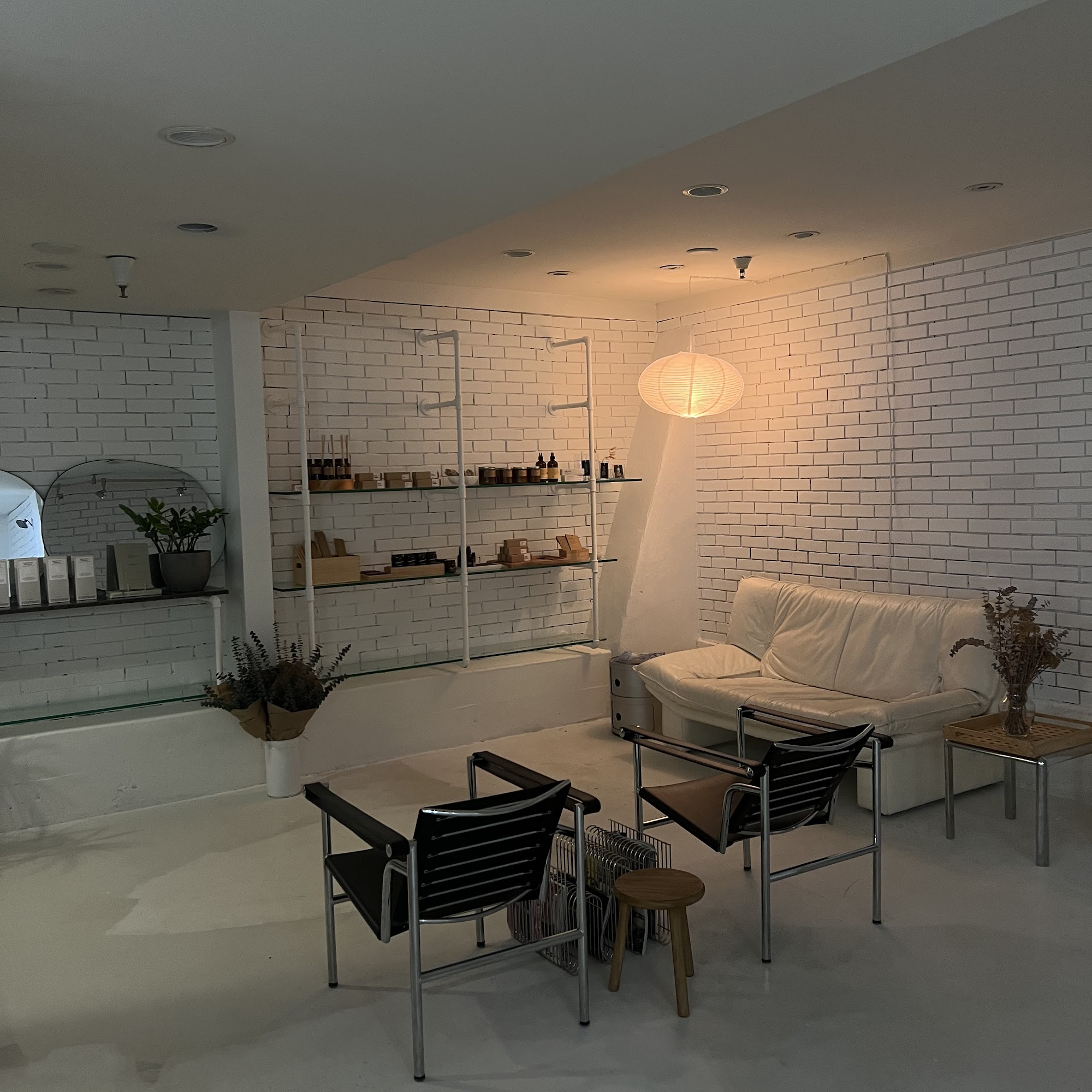 Mellow & Barbers Cow Hollow