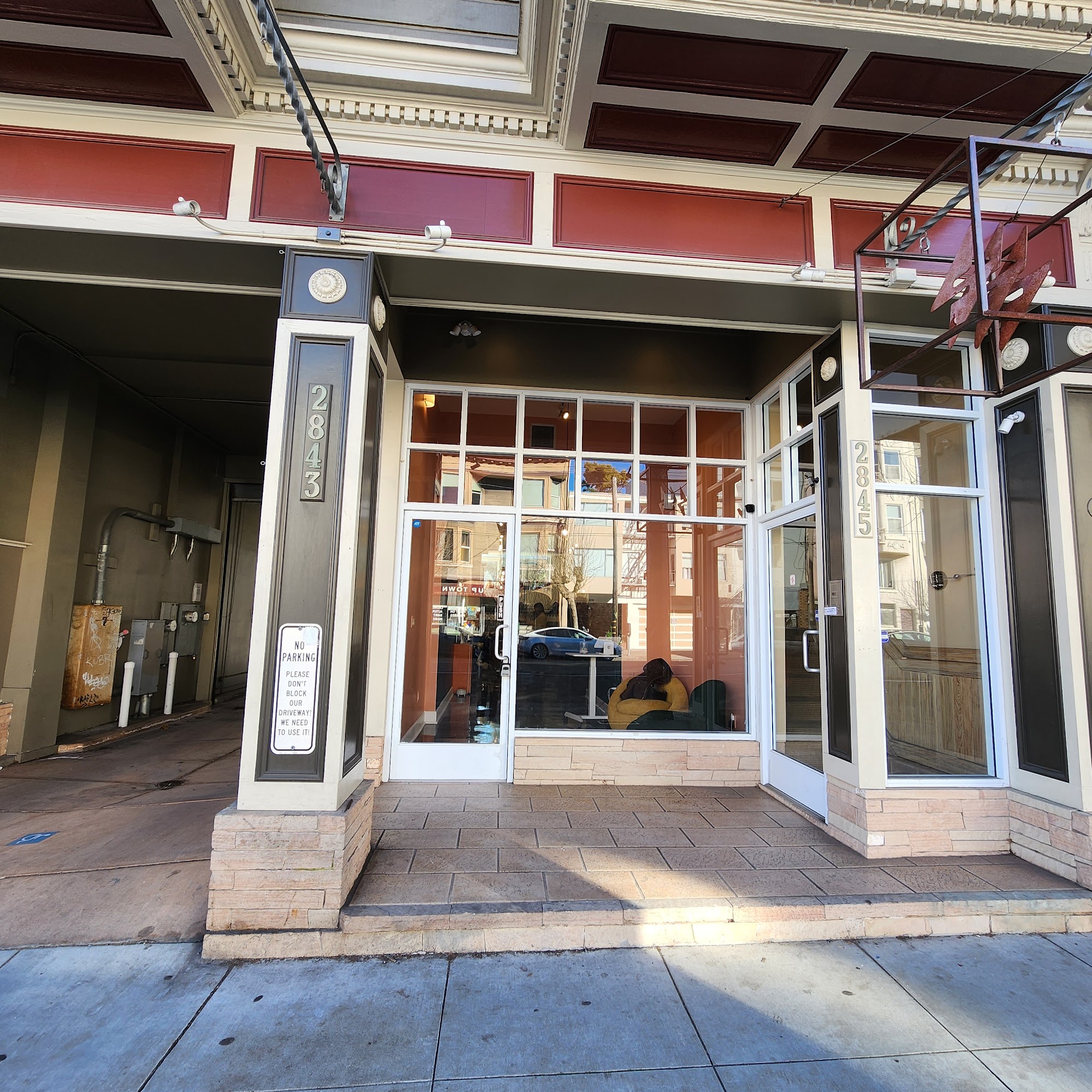 lingerSF 2843 California St, San Francisco California 94115