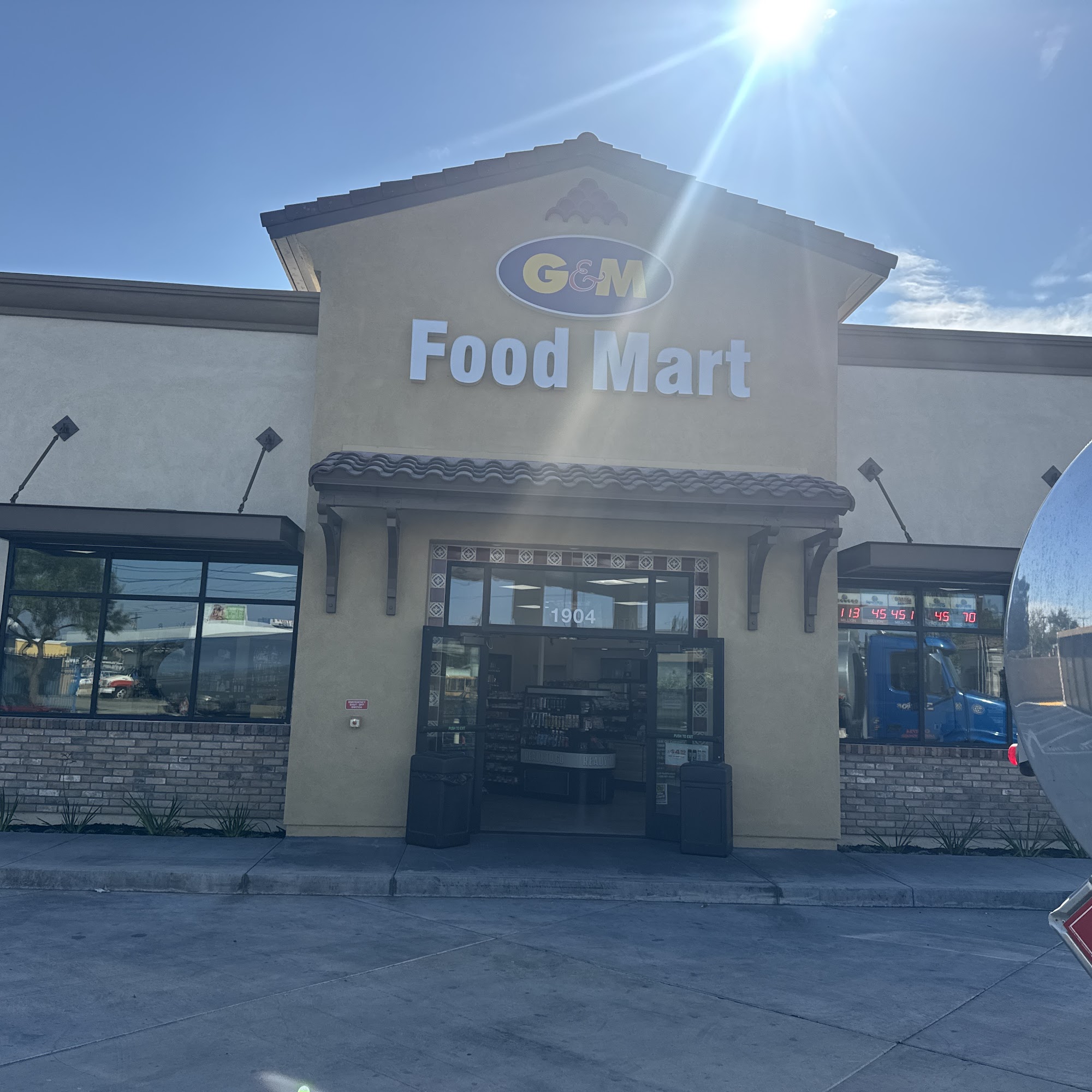 G & M Food Mart Santa Ana