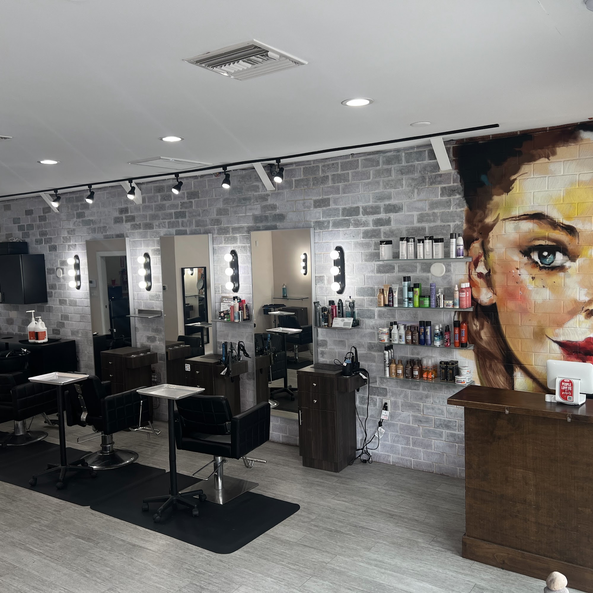 714 Hair Salon 217 N Broadway, Santa Ana California 92701