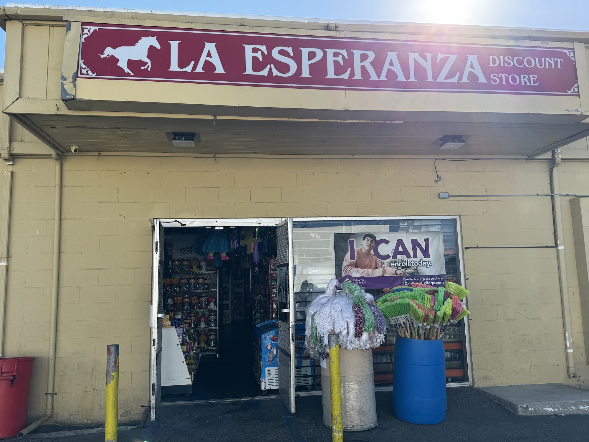 La Esperanza Discount Store Santa Maria