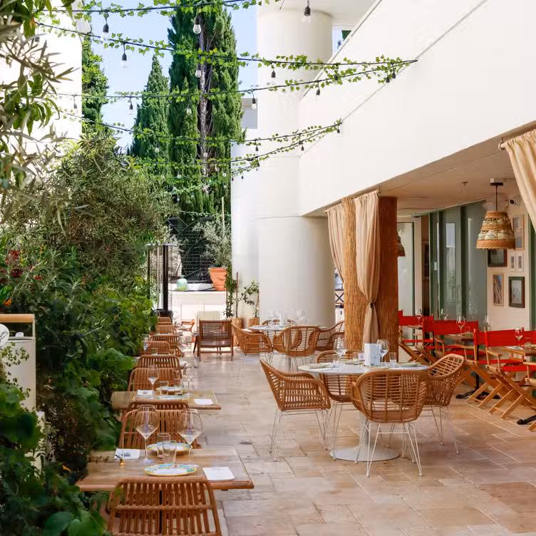 Photo credit: opentable