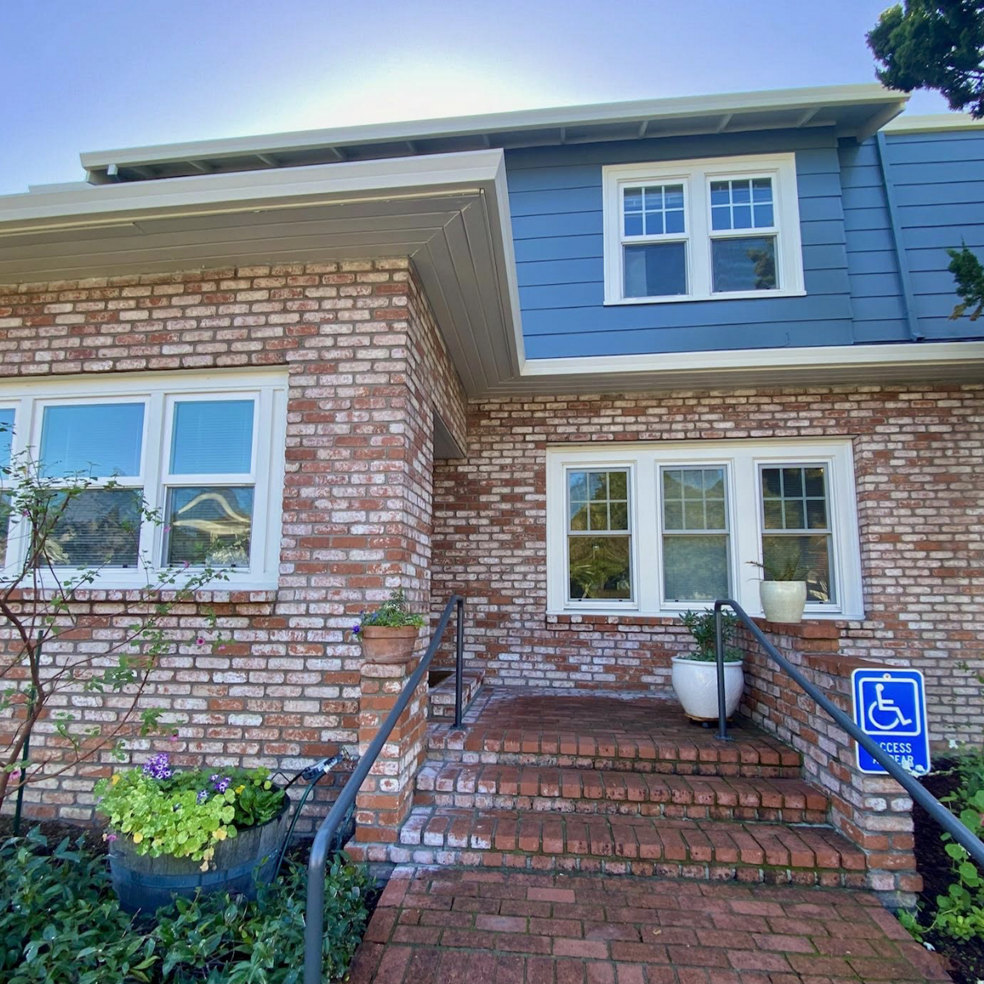 Denegri & Associates