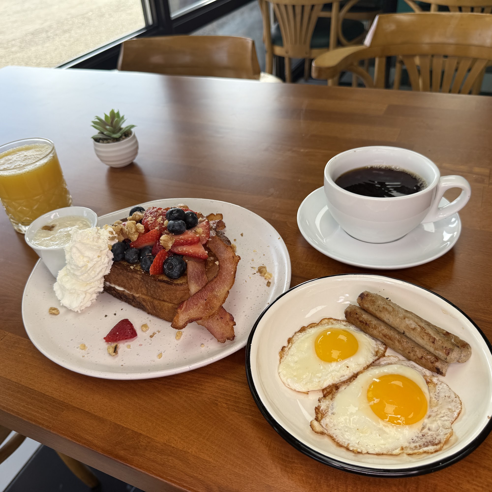 Mia's Cafe Signal Hill