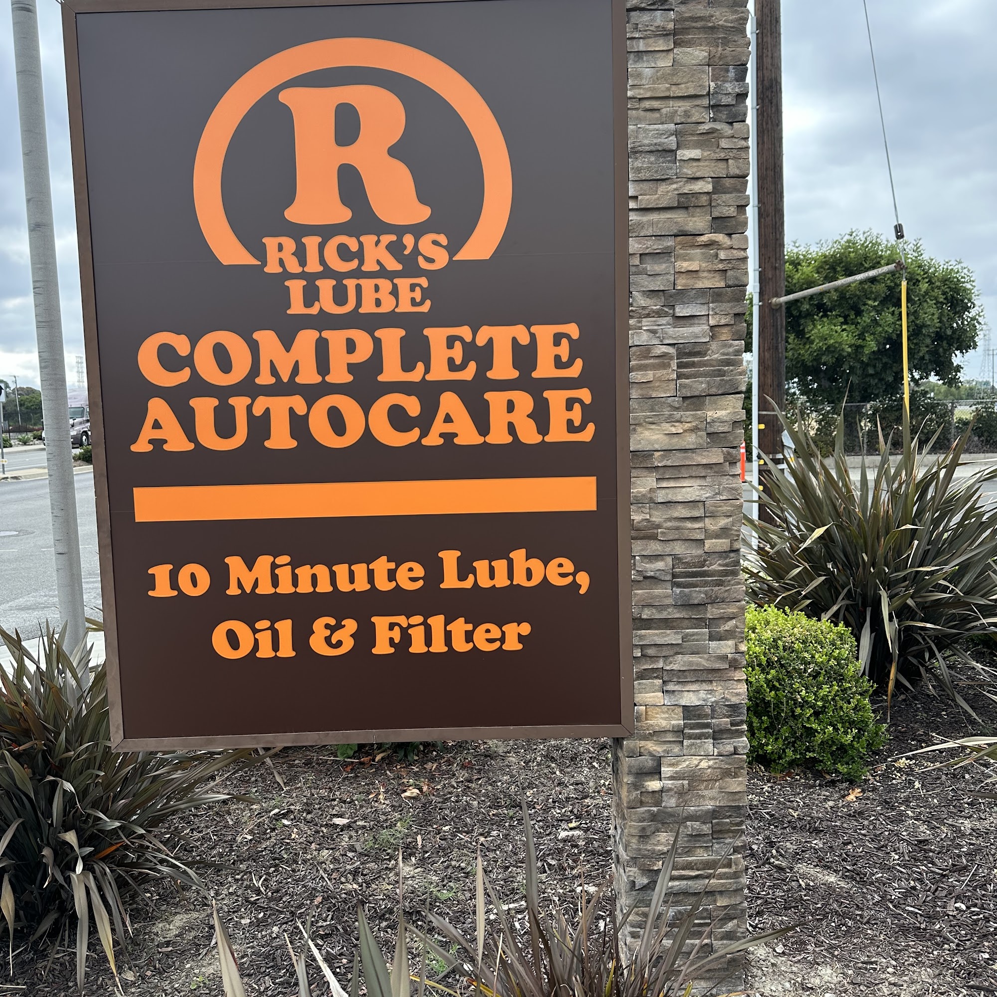 Ricks Lube Complete Autocare
