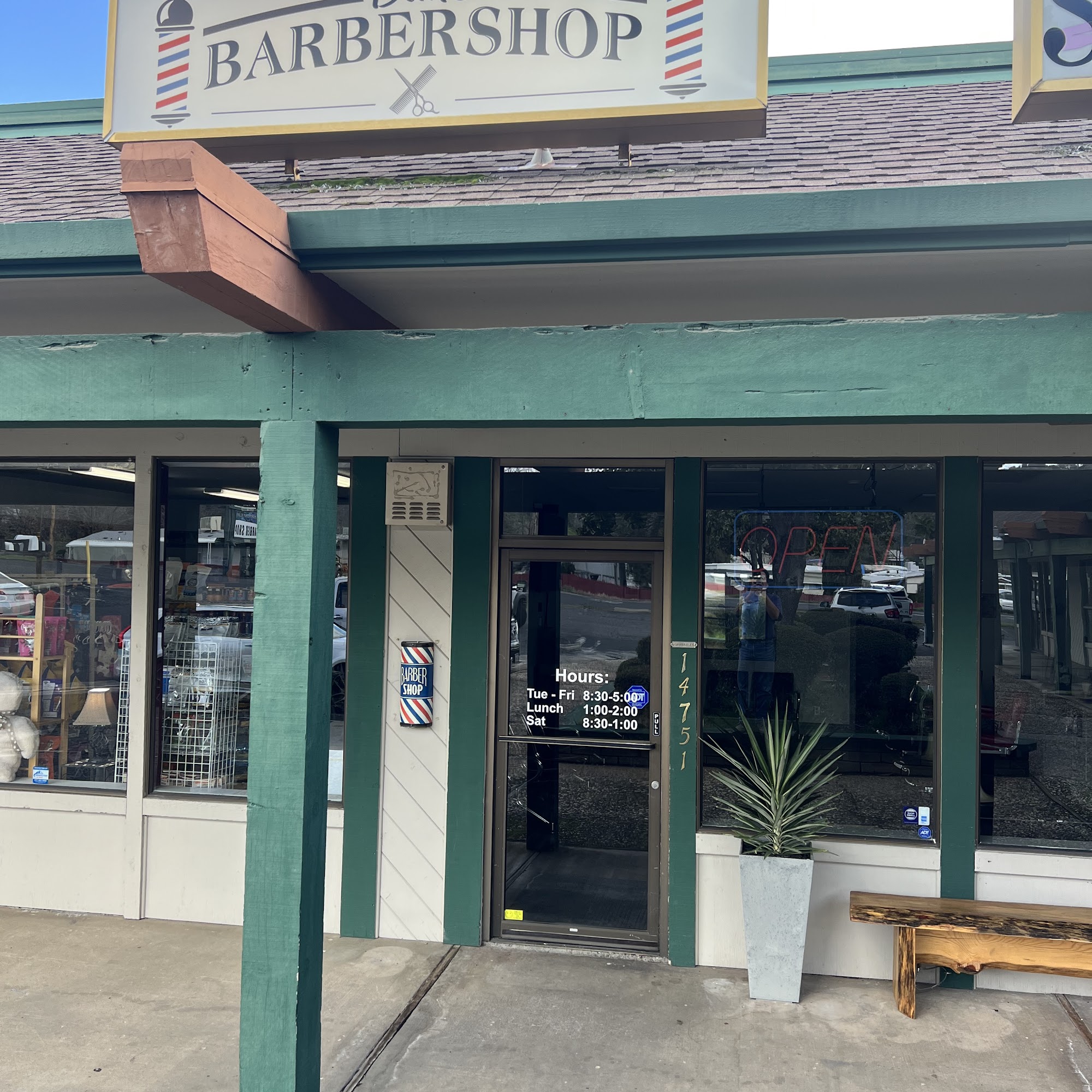 Dan’s Barber Shop
