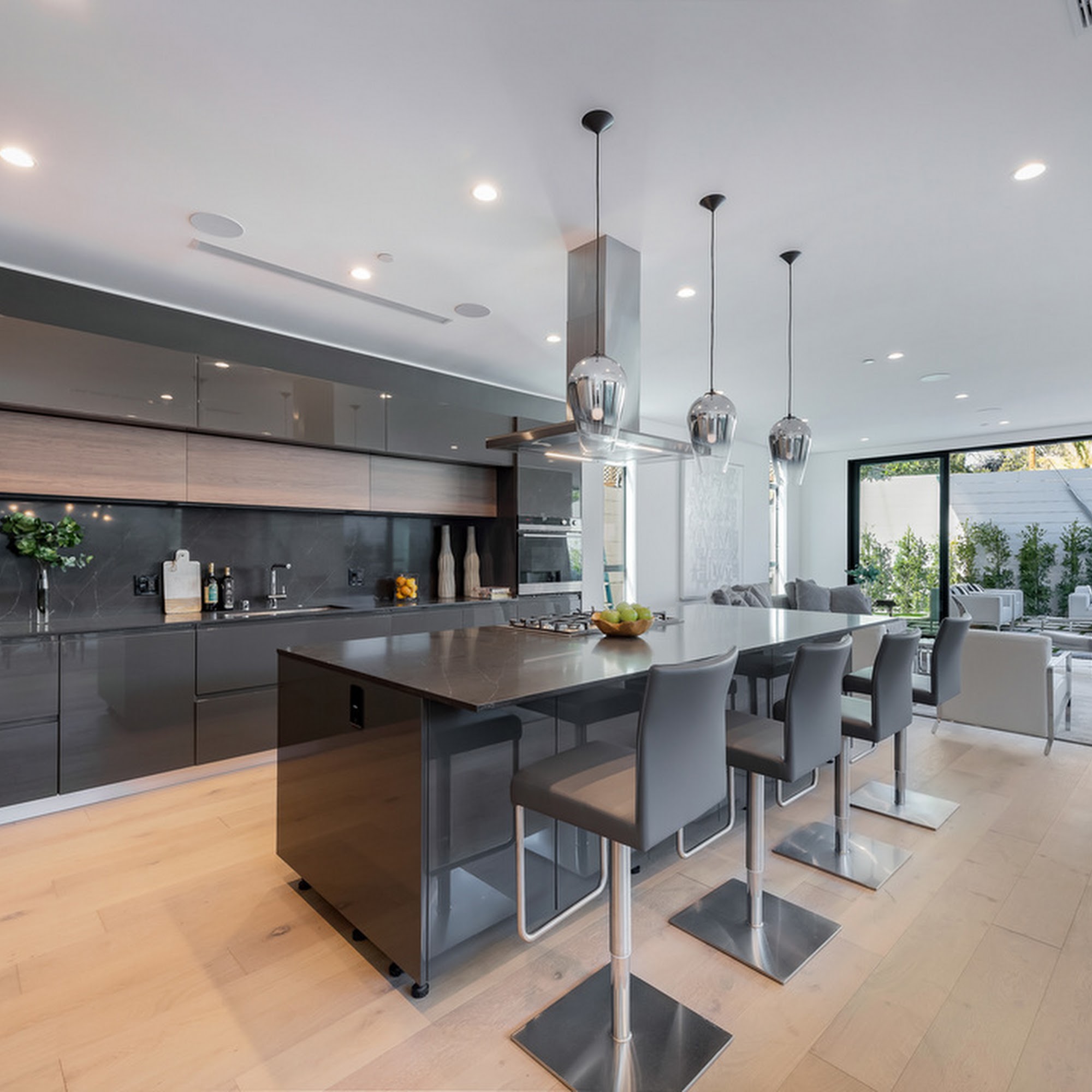 French Bulldogs LA - Frenchies Breeder Studio City