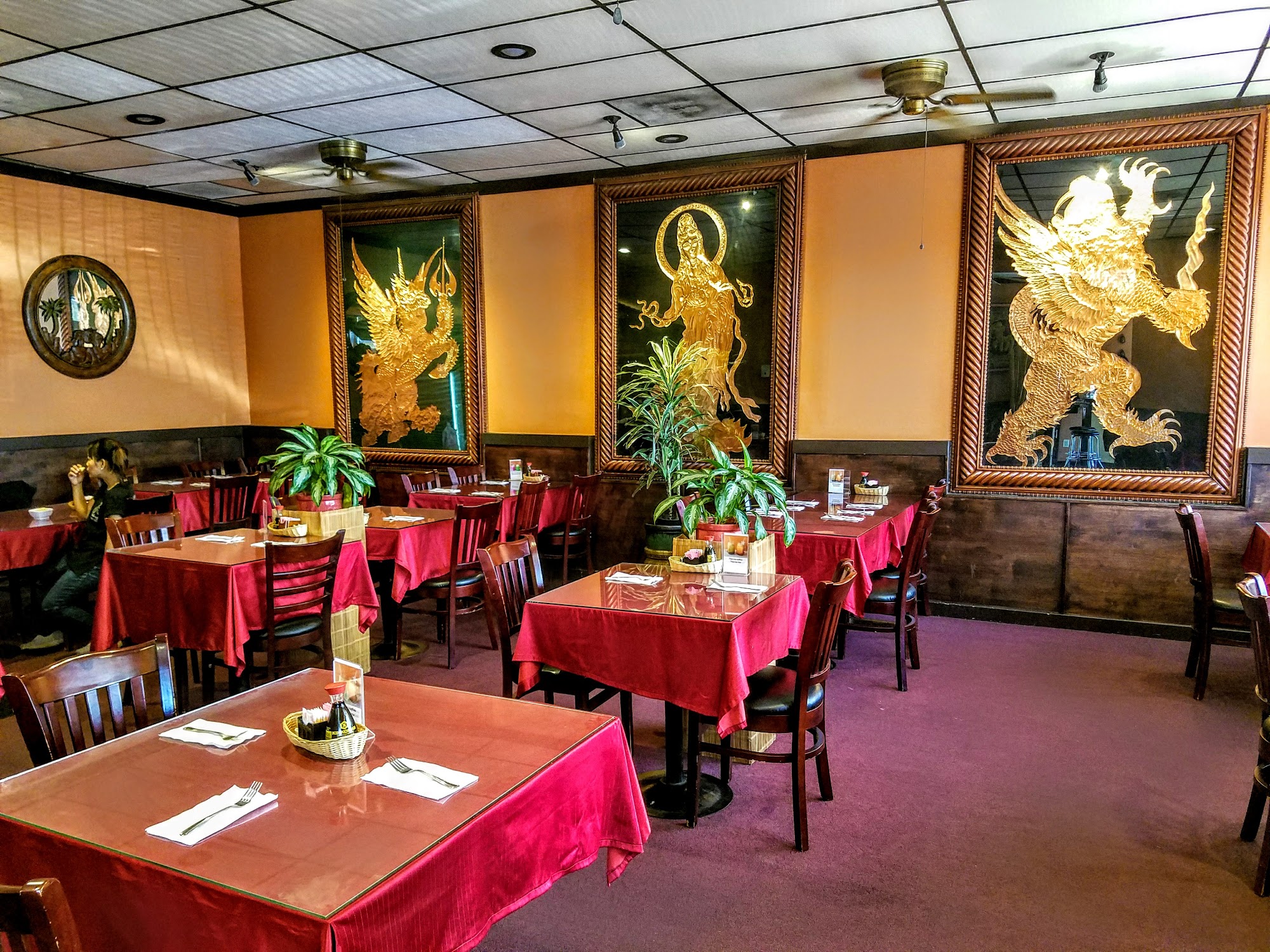 Dome Pochana - Thai Family Restaurant Sylmar