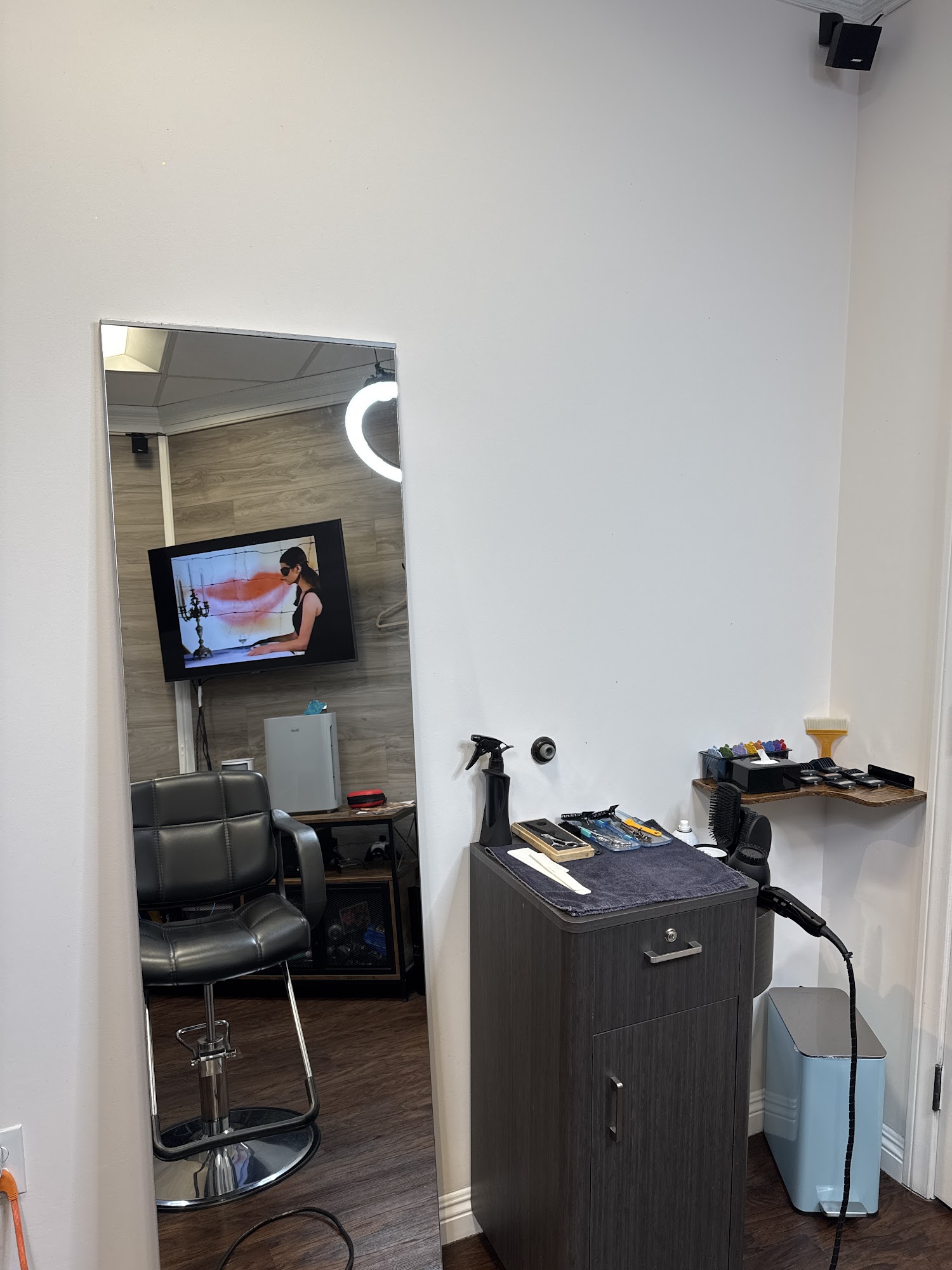 Gm Hair Inc Brown Center Shopping Center, Tarzana California 91356