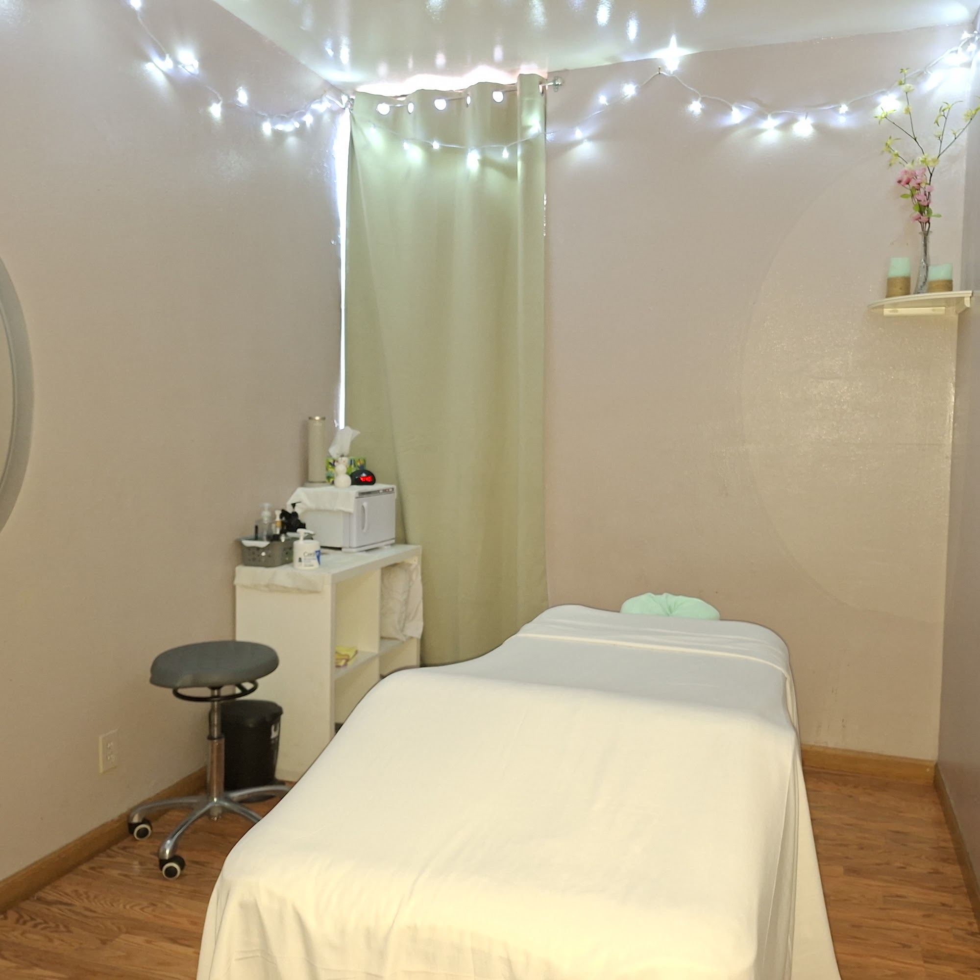 Massage Hubs Thousand Oaks 2955 N Moorpark Rd, Thousand Oaks California 91360