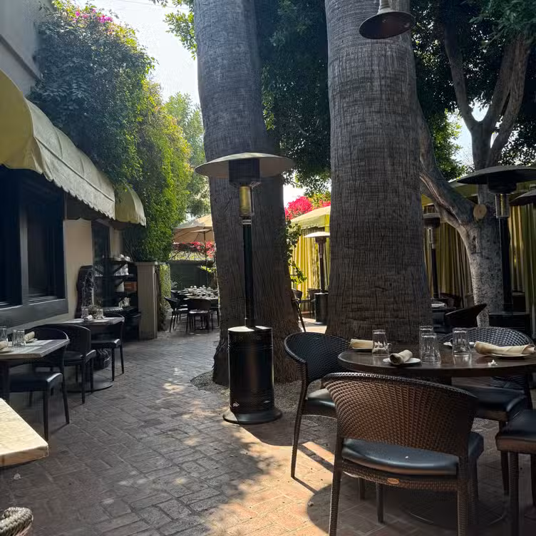 Photo credit: opentable