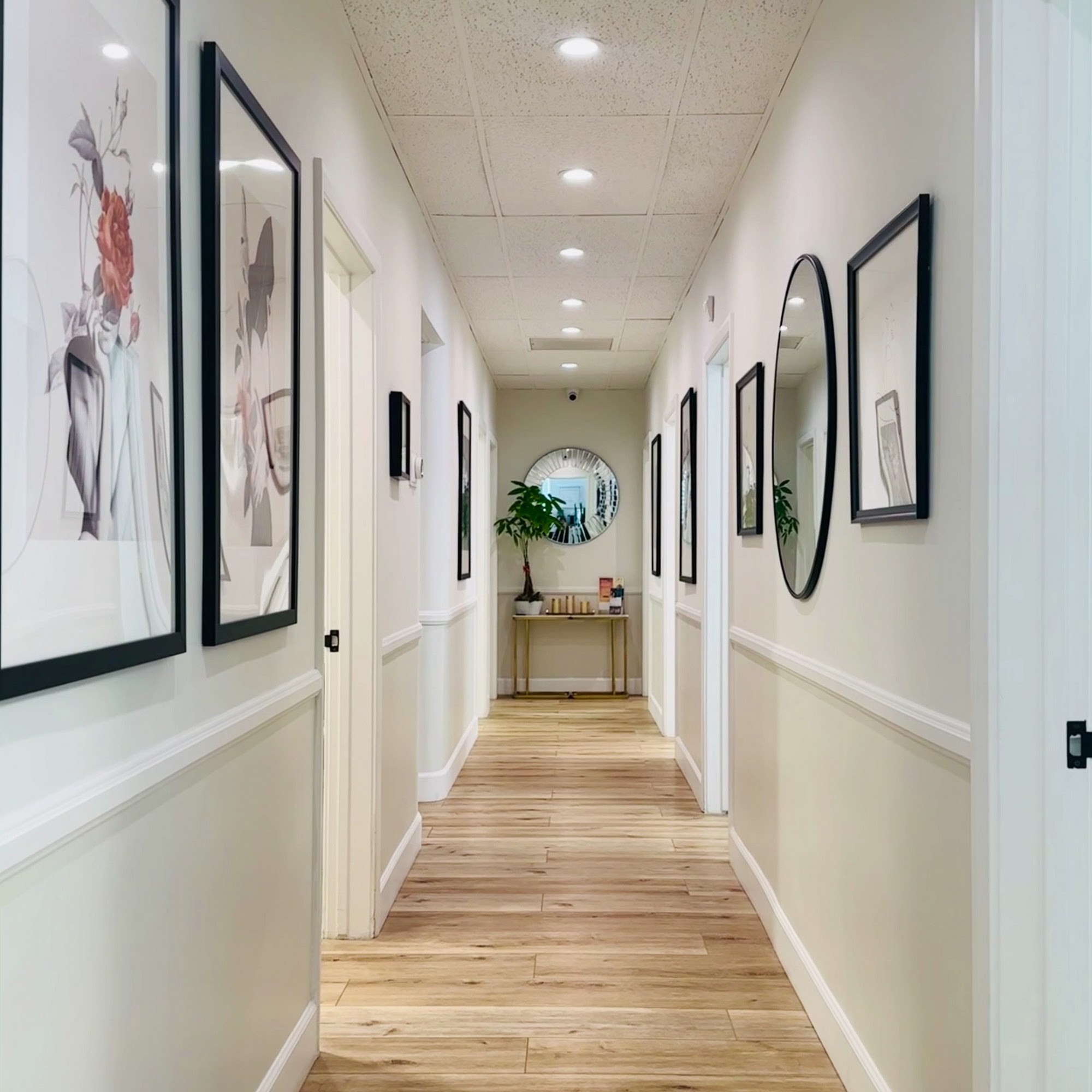 New Glow 10651 Riverside Dr, Toluca Lake California 91602