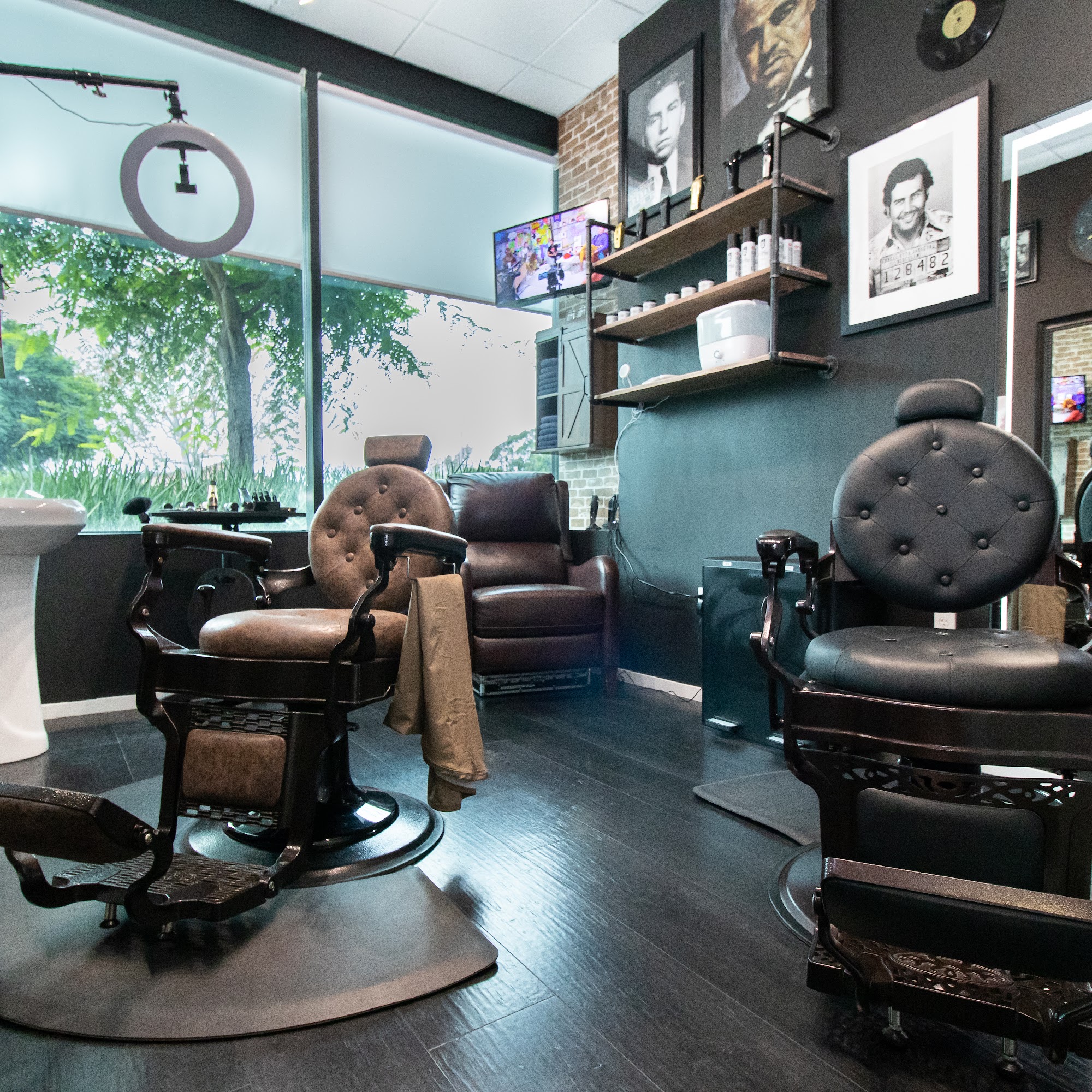 Capo’s Barber Studio Sola Salon Studios, 21880 Hawthorne Blvd suite 342, studio 15, Torrance California 90503