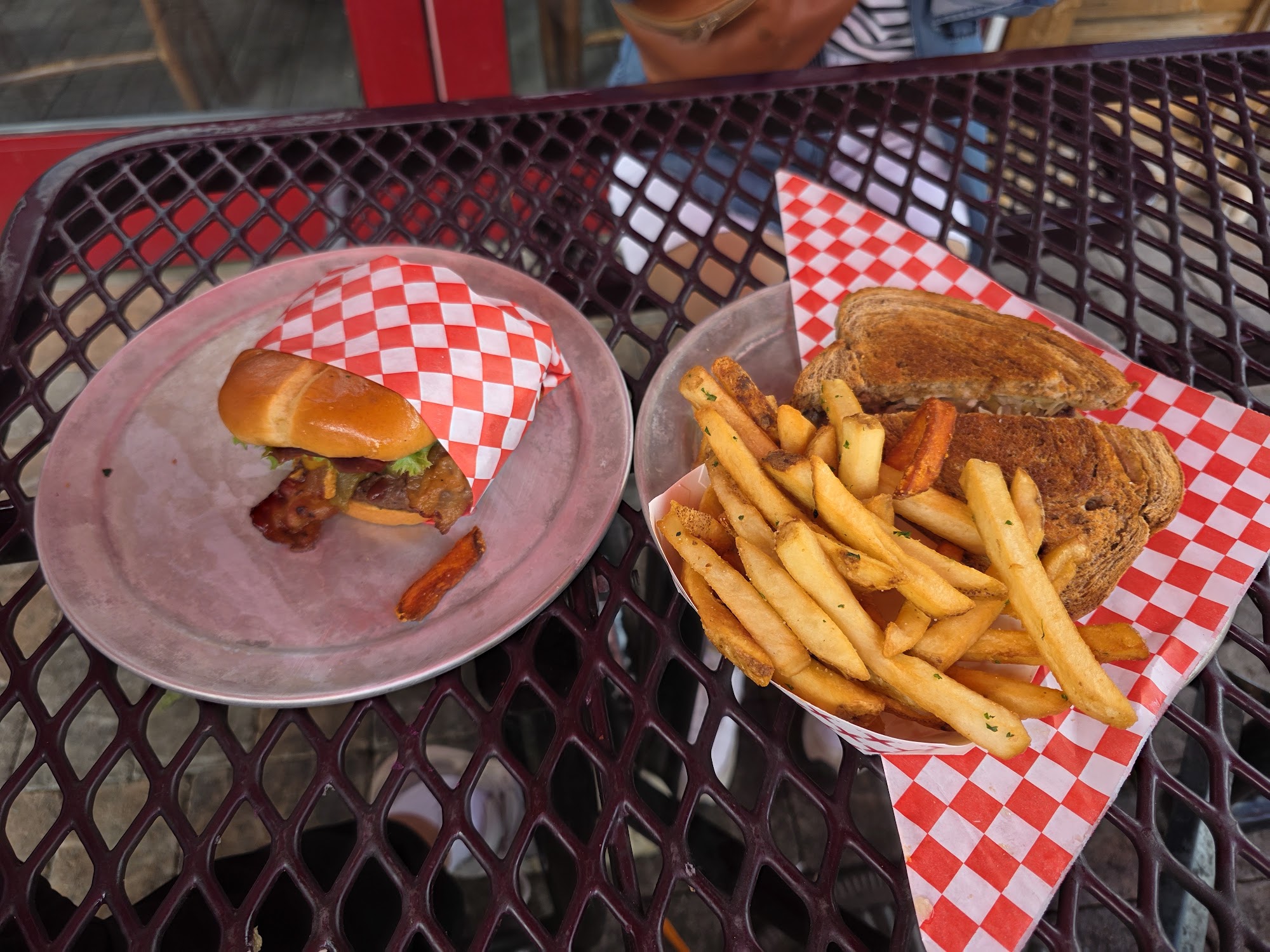 Burger Me Truckee