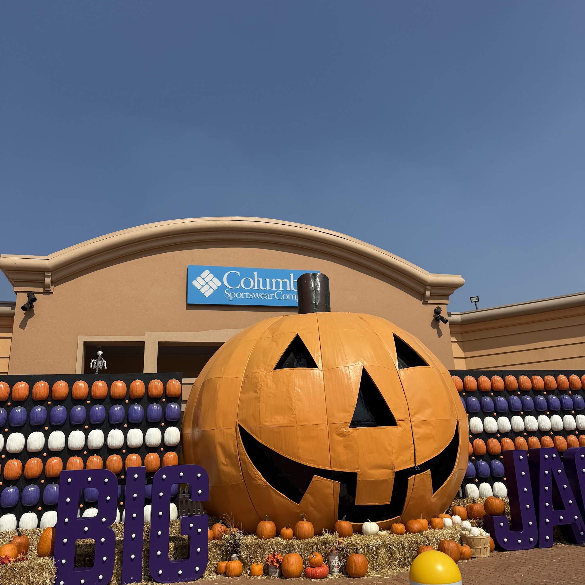 Columbia Factory Store Tulare