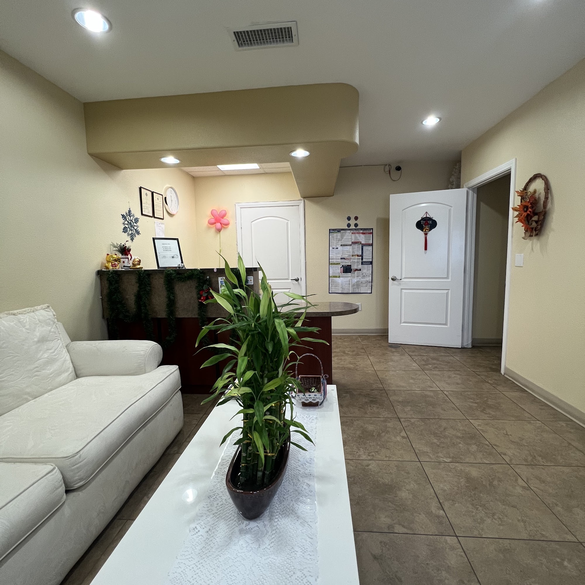 Queen Massage 171 N Tustin Ave #2907, Tustin California 92780