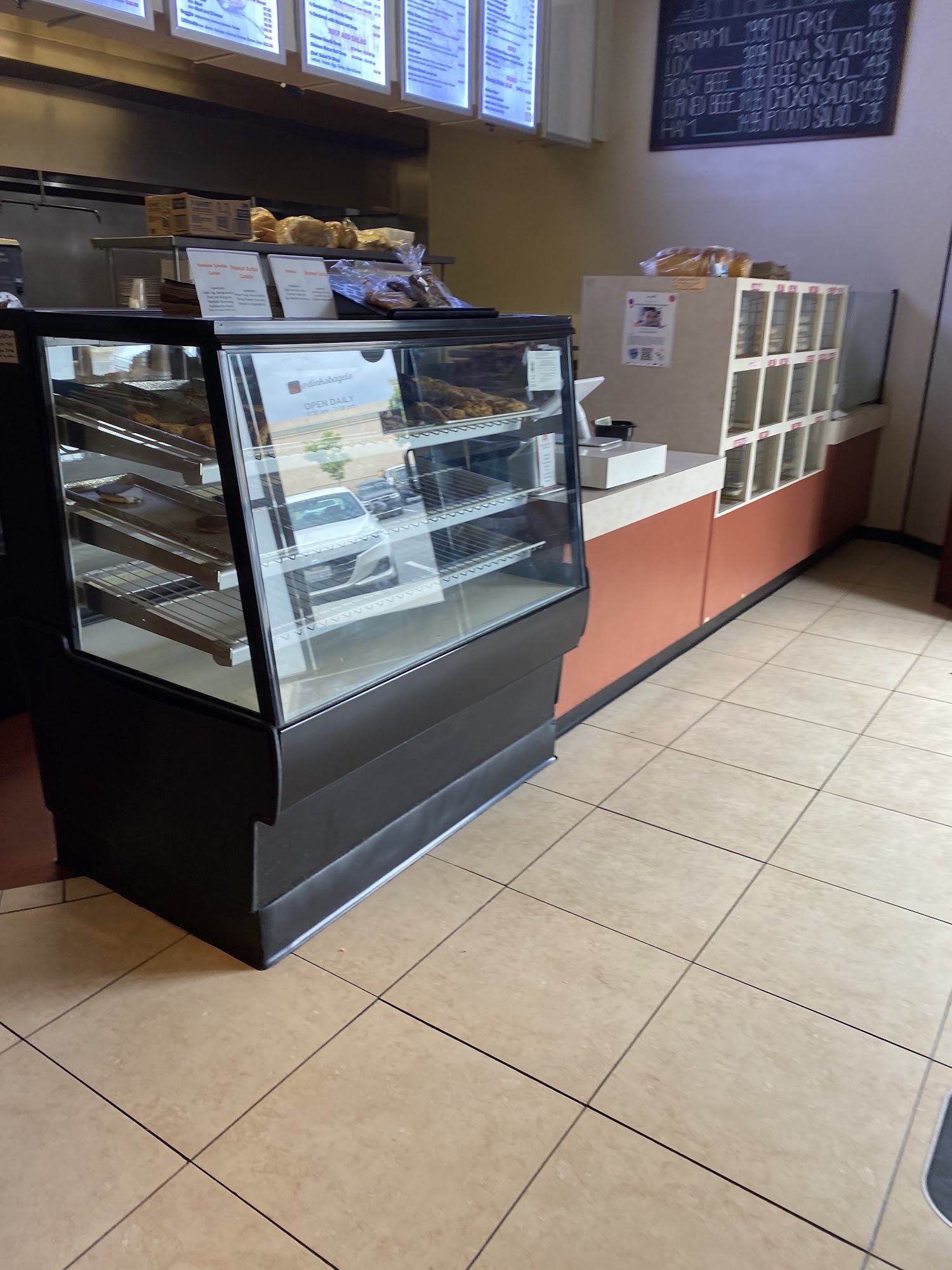 Dinks Deli & Bagel Bakery Valencia