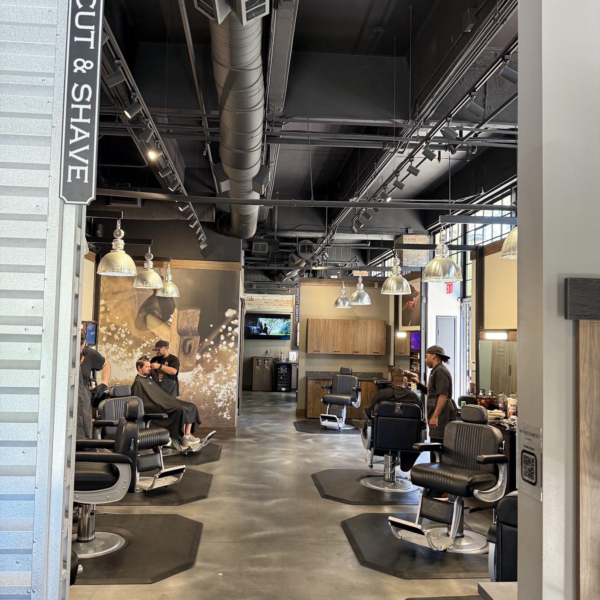 Hammer & Nails Grooming Shop for Guys - Valencia