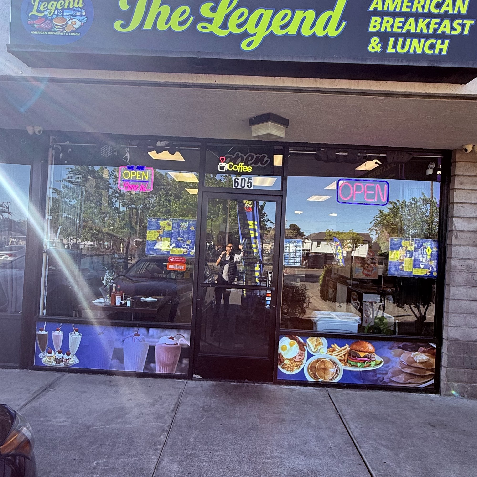 The Legend AMERICAN BREAKFAST & LUNCH Vallejo
