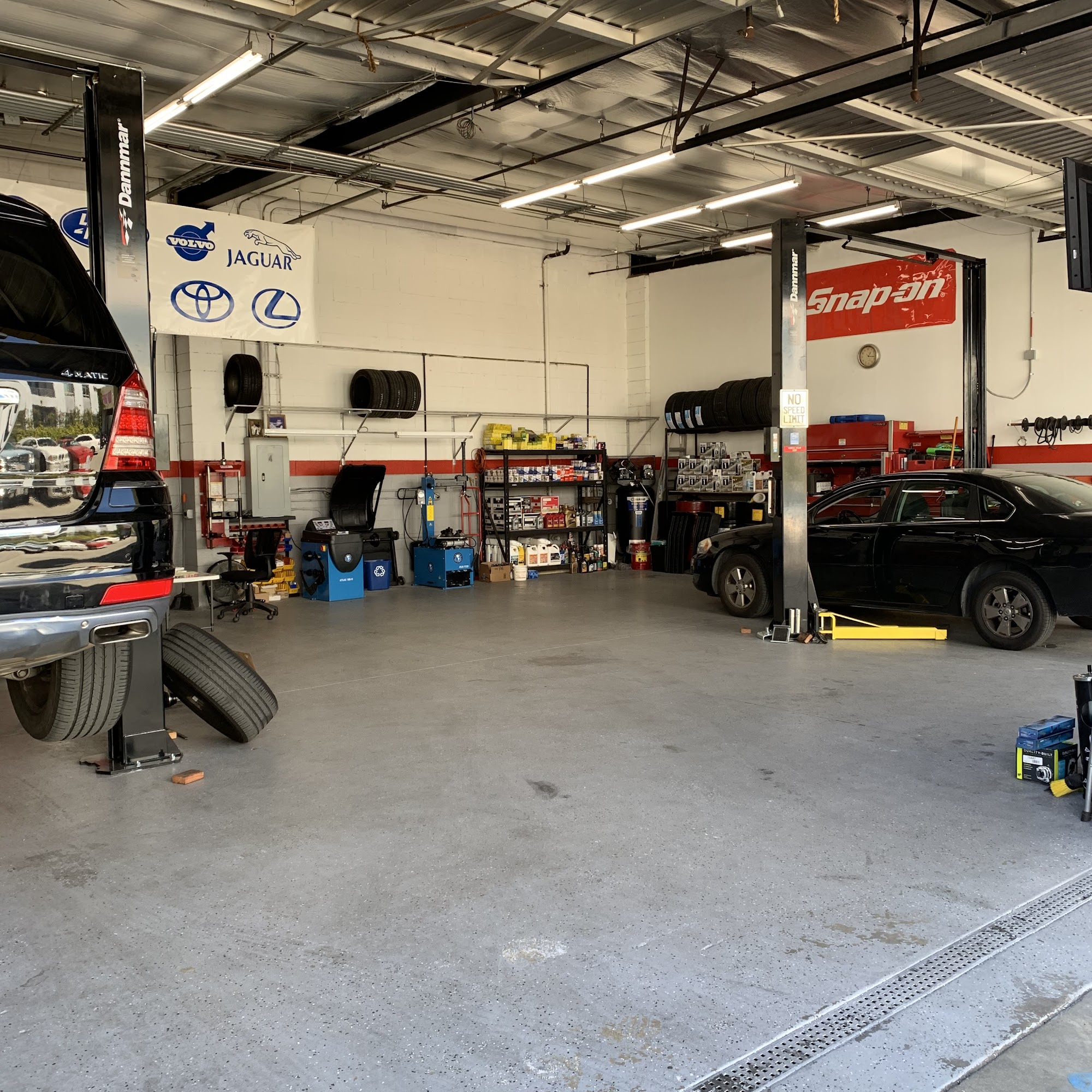 No limit auto clinic. INC. Van Nuys