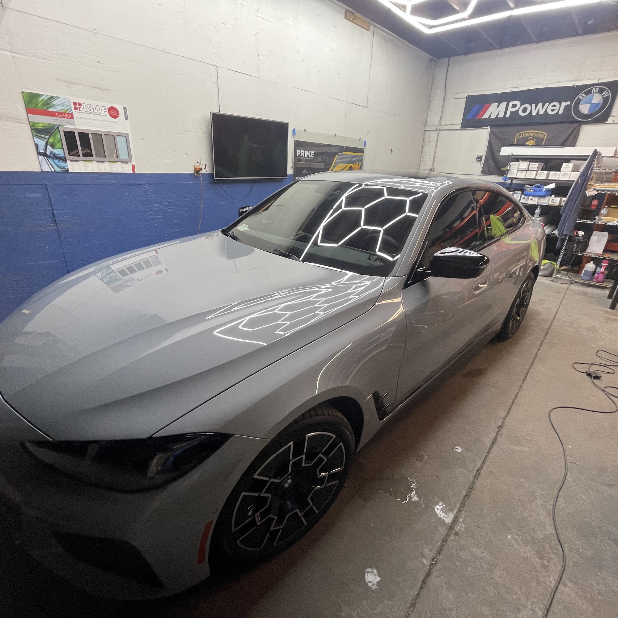 SAS Elite Tint 7811 Sepulveda Blvd, Van Nuys California 91405