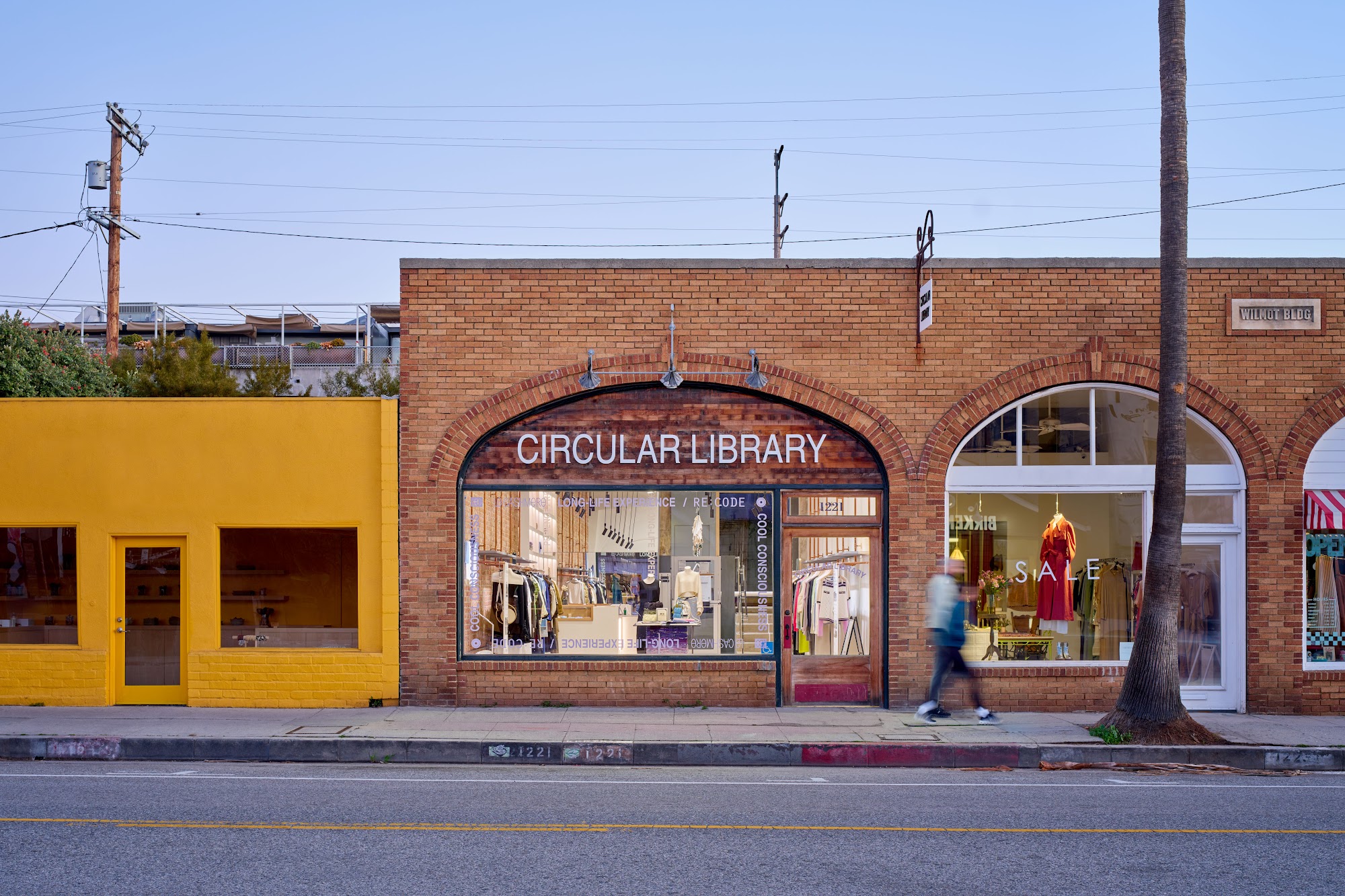 CIRCULAR LIBRARY Venice
