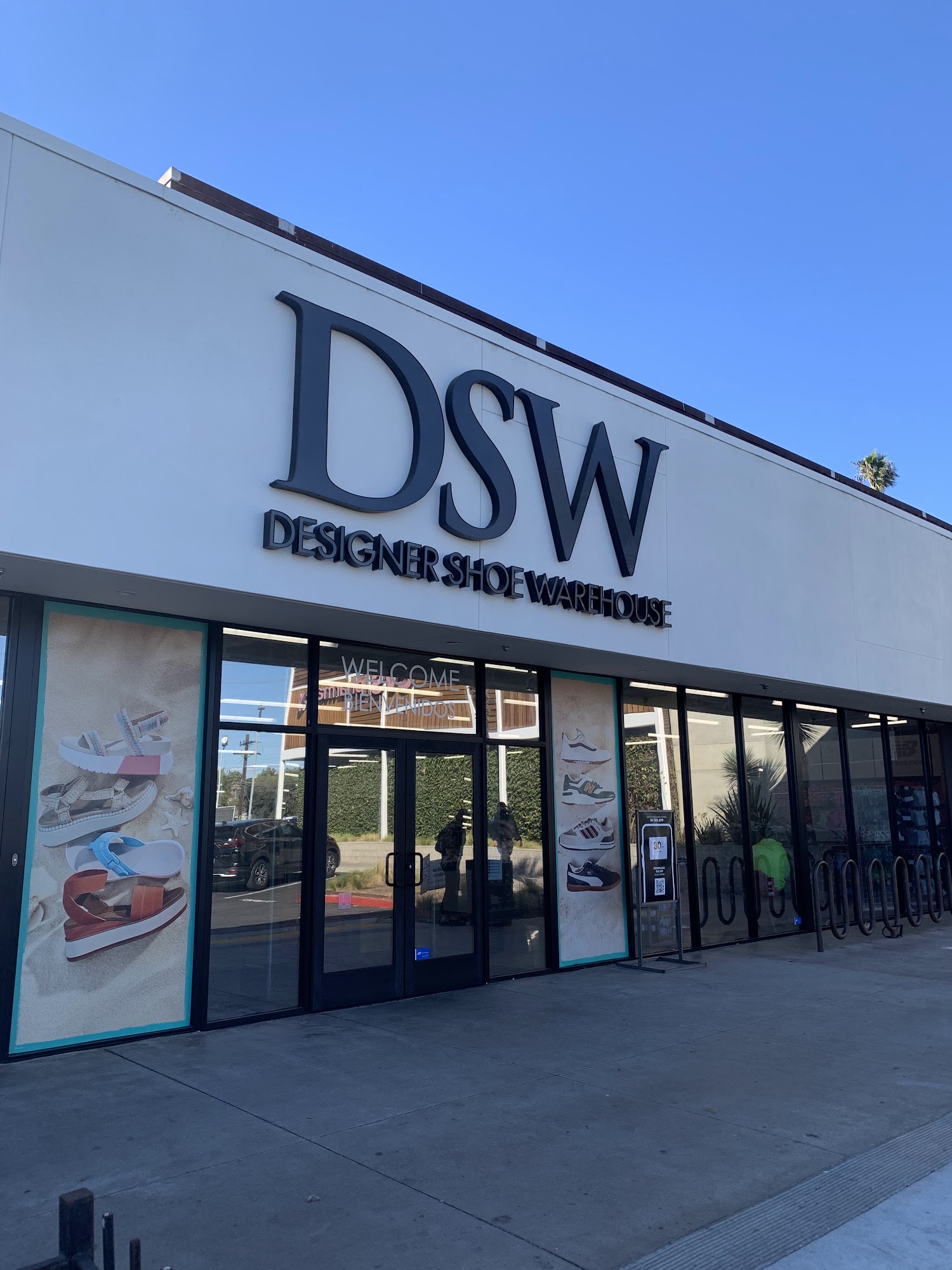 Now Open - DSW Designer Shoe Warehouse Venice