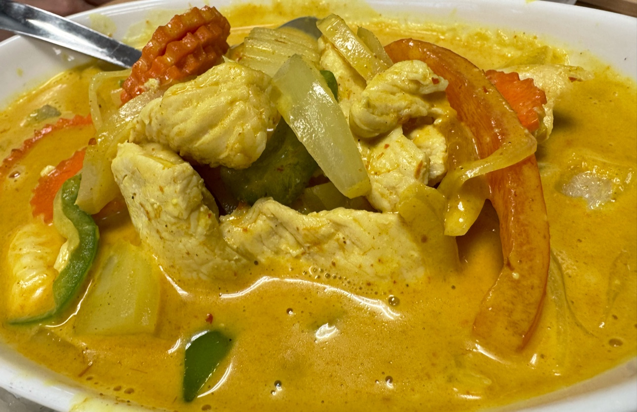 Moons Thai Cuisine Ventura