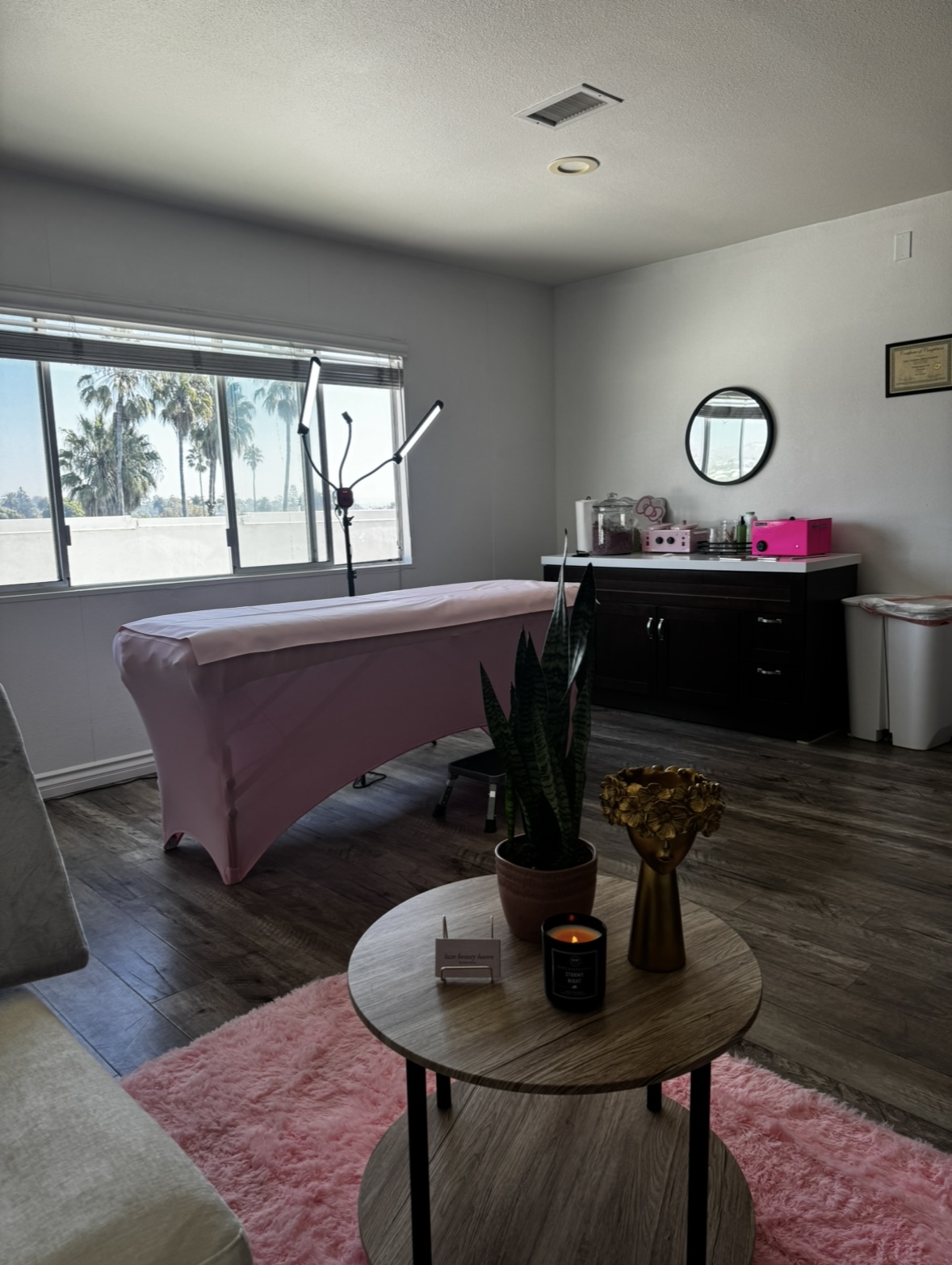 Luxe Beauty Haven by Lesly 5755 Valentine Rd, Ventura California 93003