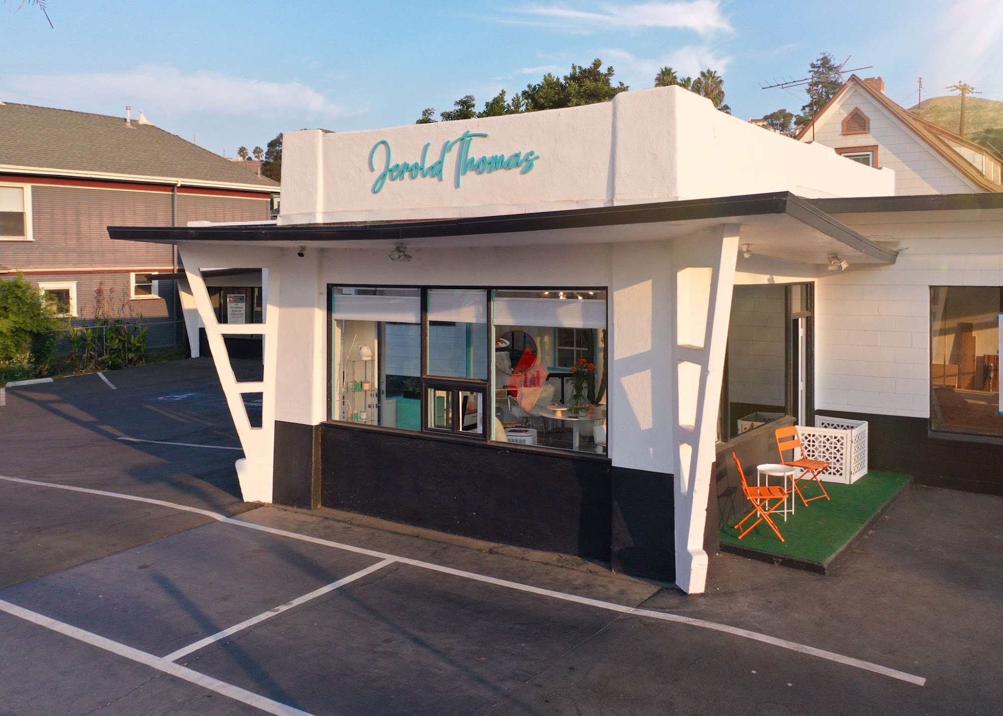 Jerold Thomas 989 E Main St, Ventura California 93001