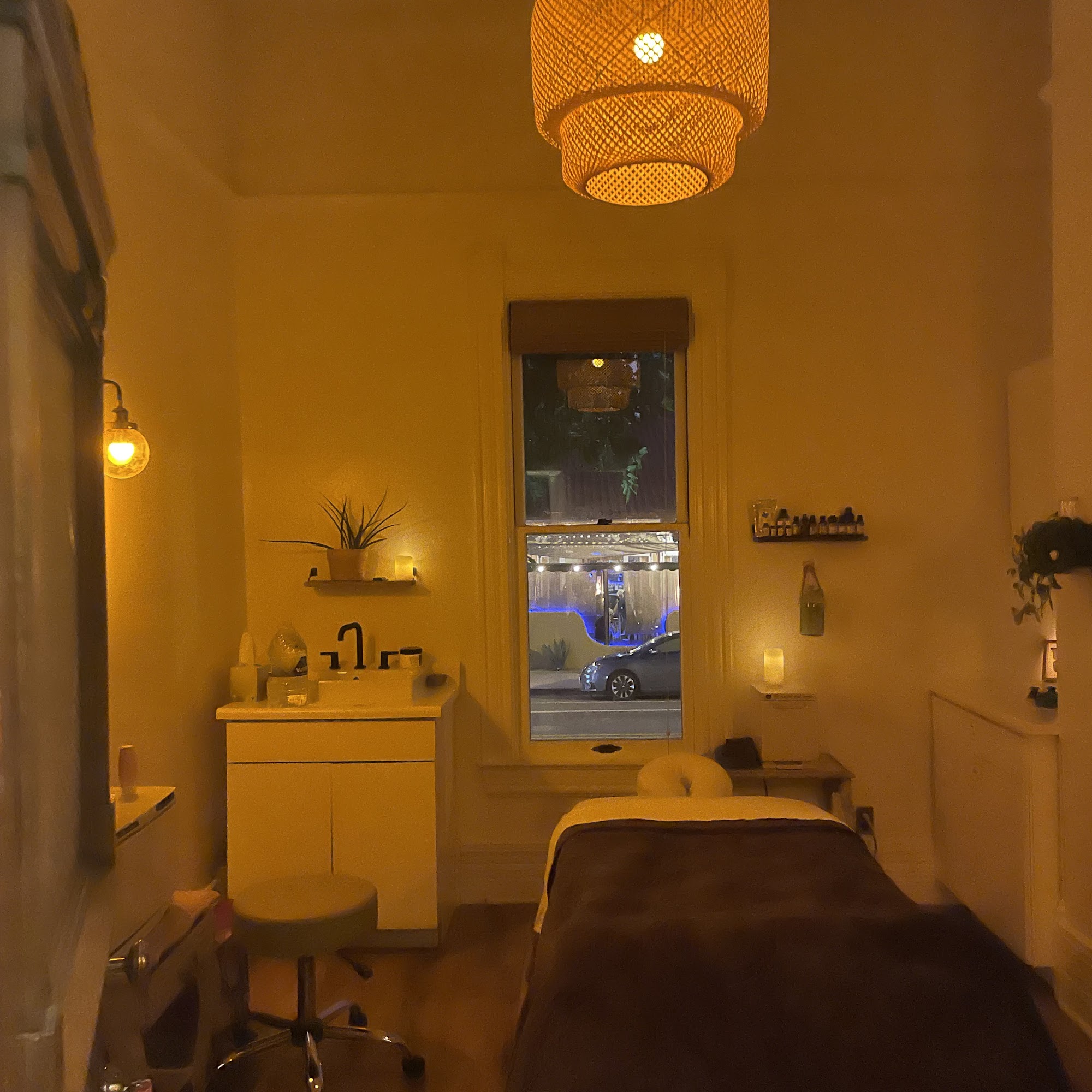 Shalom Deep Therapy (holistic massage & treatments) 107 Figueroa St, Ventura California 93001