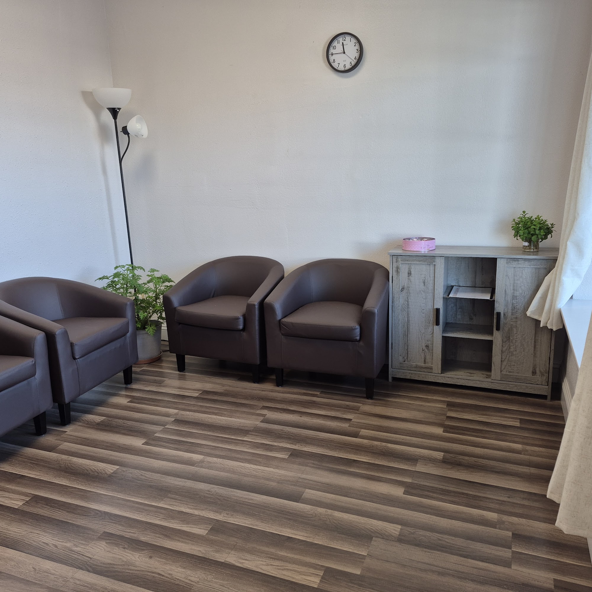 Claryn Wellness Massage 538 S Lovers Ln, Visalia California 93292