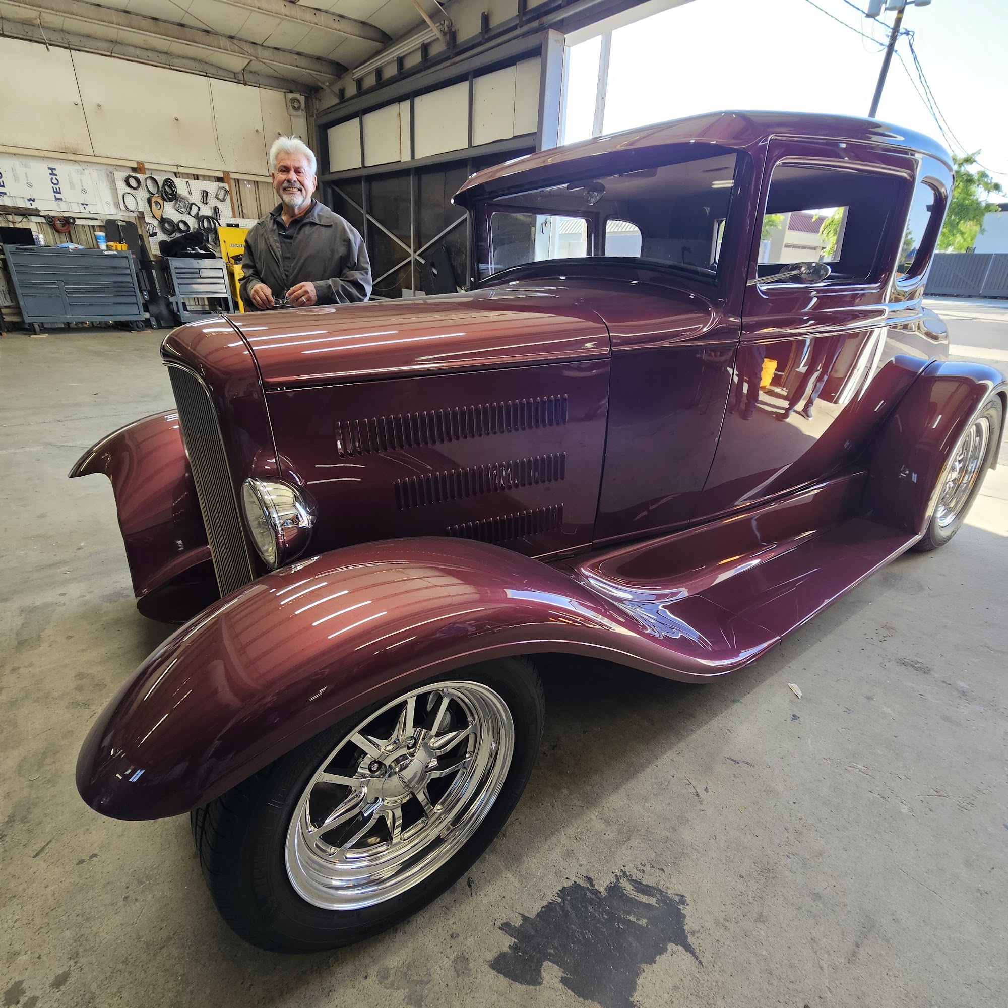 Lee's Car Stereo 3120 S Mooney Blvd, Visalia California 93277