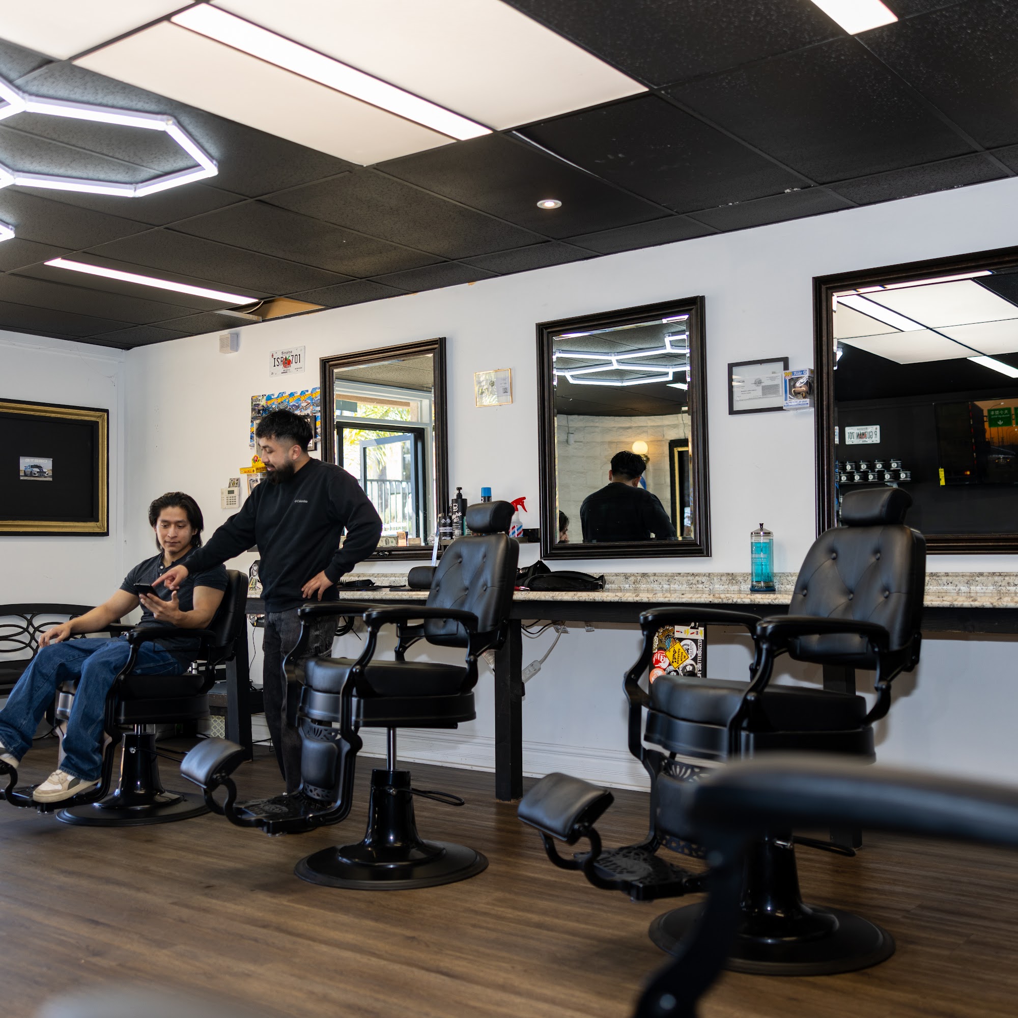 R.Guzman Barbershop