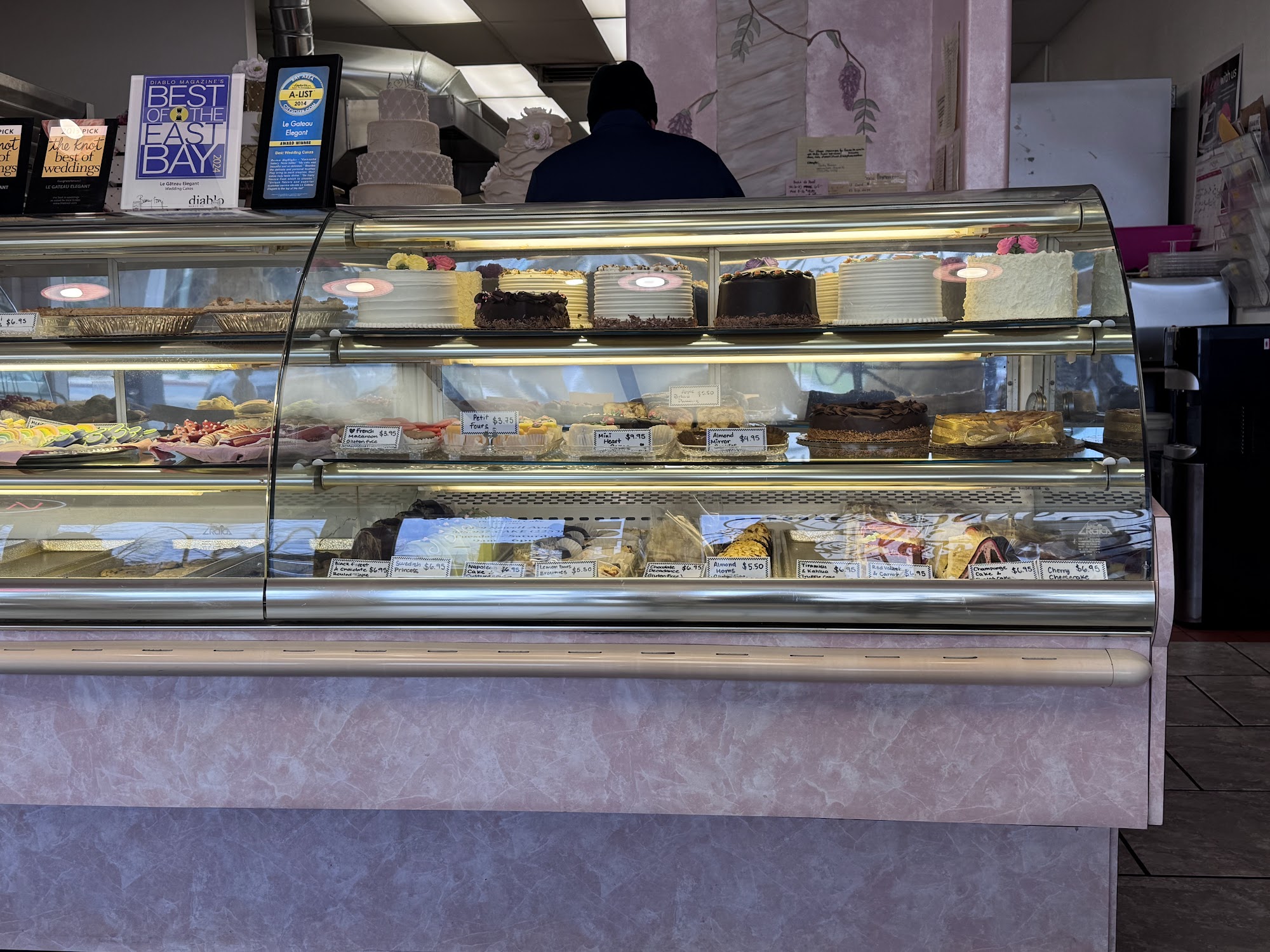 Le Gateau Elegant Menu