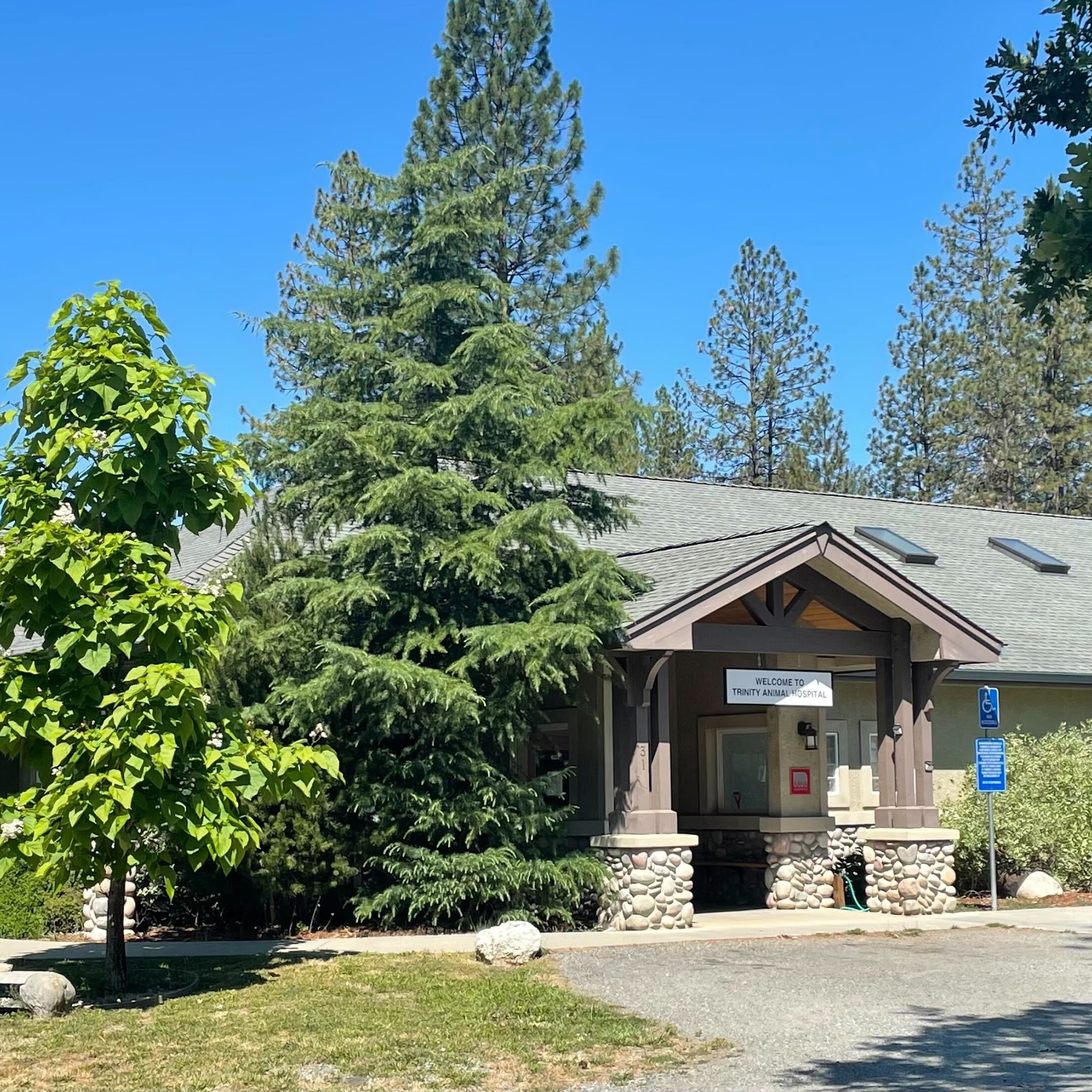 Trinity Animal Hospital Weaverville